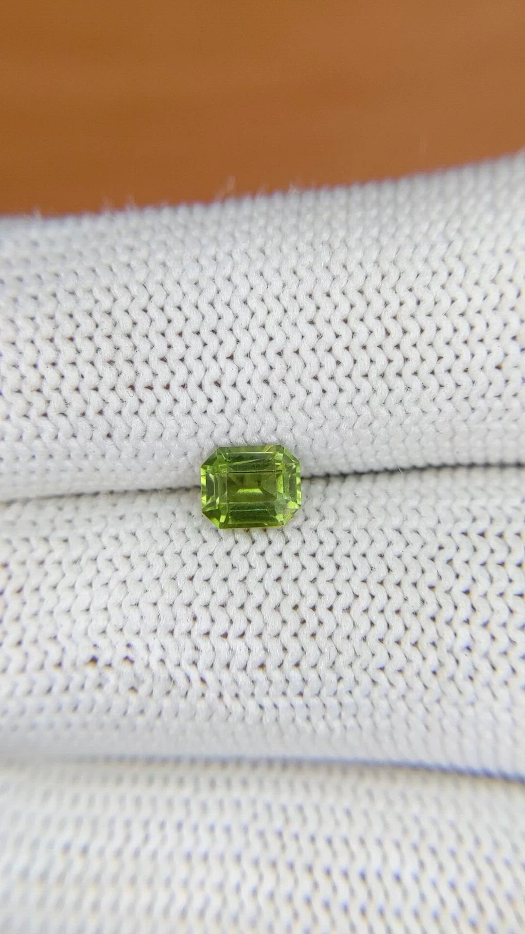 0.79 Ct. Yellowish Green Sapphire from Ceylon (Sri Lanka) Size Video