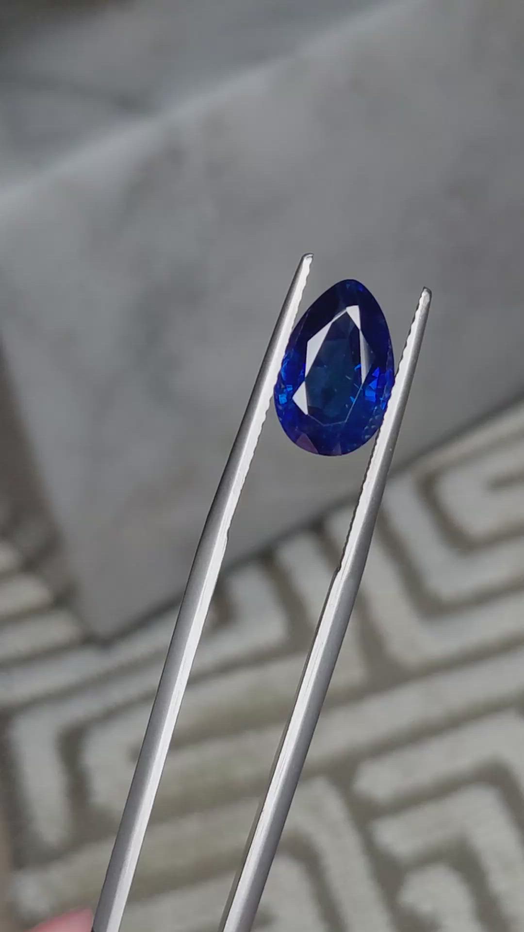 3.71 Ct. Blue Sapphire from Ceylon (Sri Lanka) Size Video