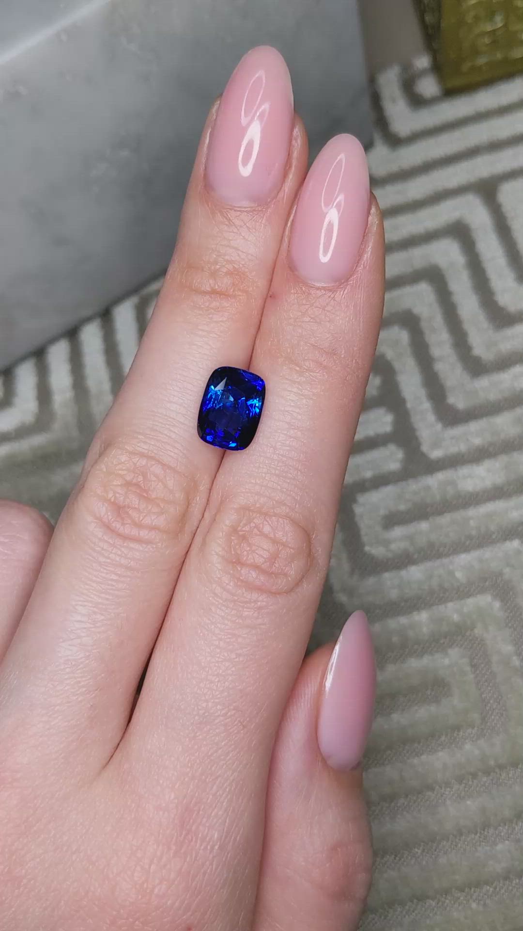 5.32 Ct. Blue Sapphire from Ceylon (Sri Lanka) Size Video