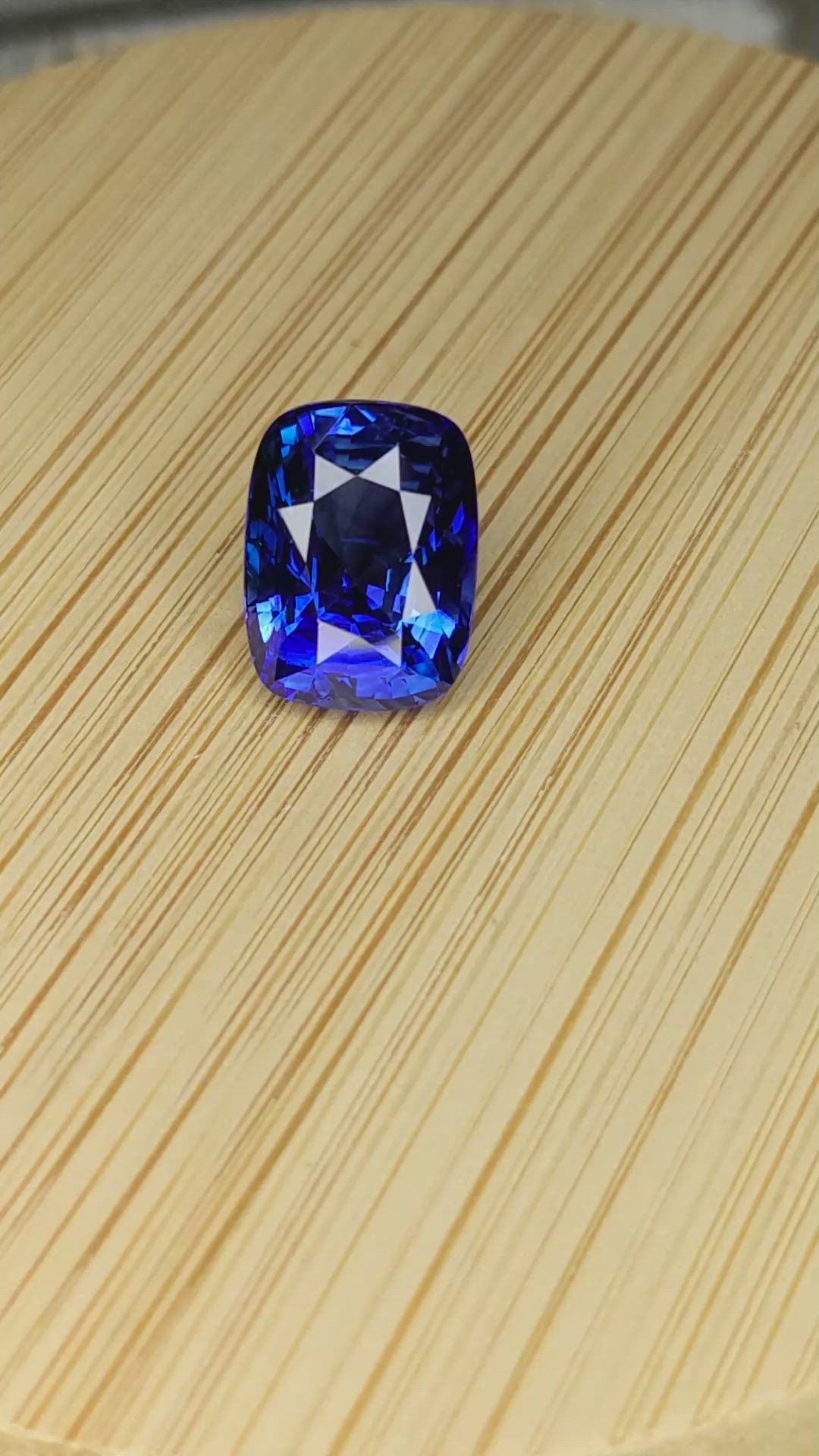 5.32 Ct. Blue Sapphire from Ceylon (Sri Lanka) Size Video