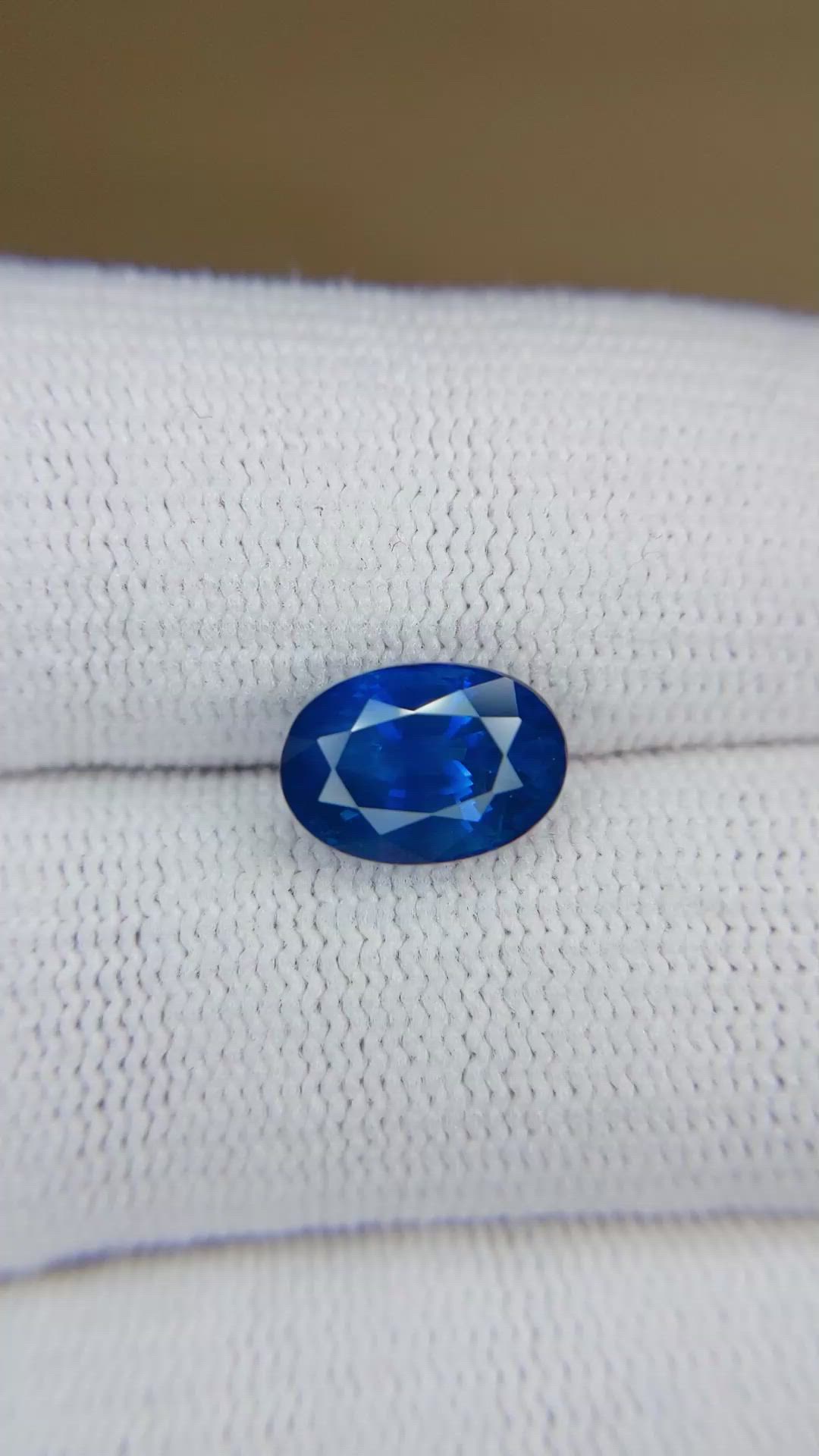 3.48 Ct. Blue Sapphire from Ceylon (Sri Lanka) Size Video
