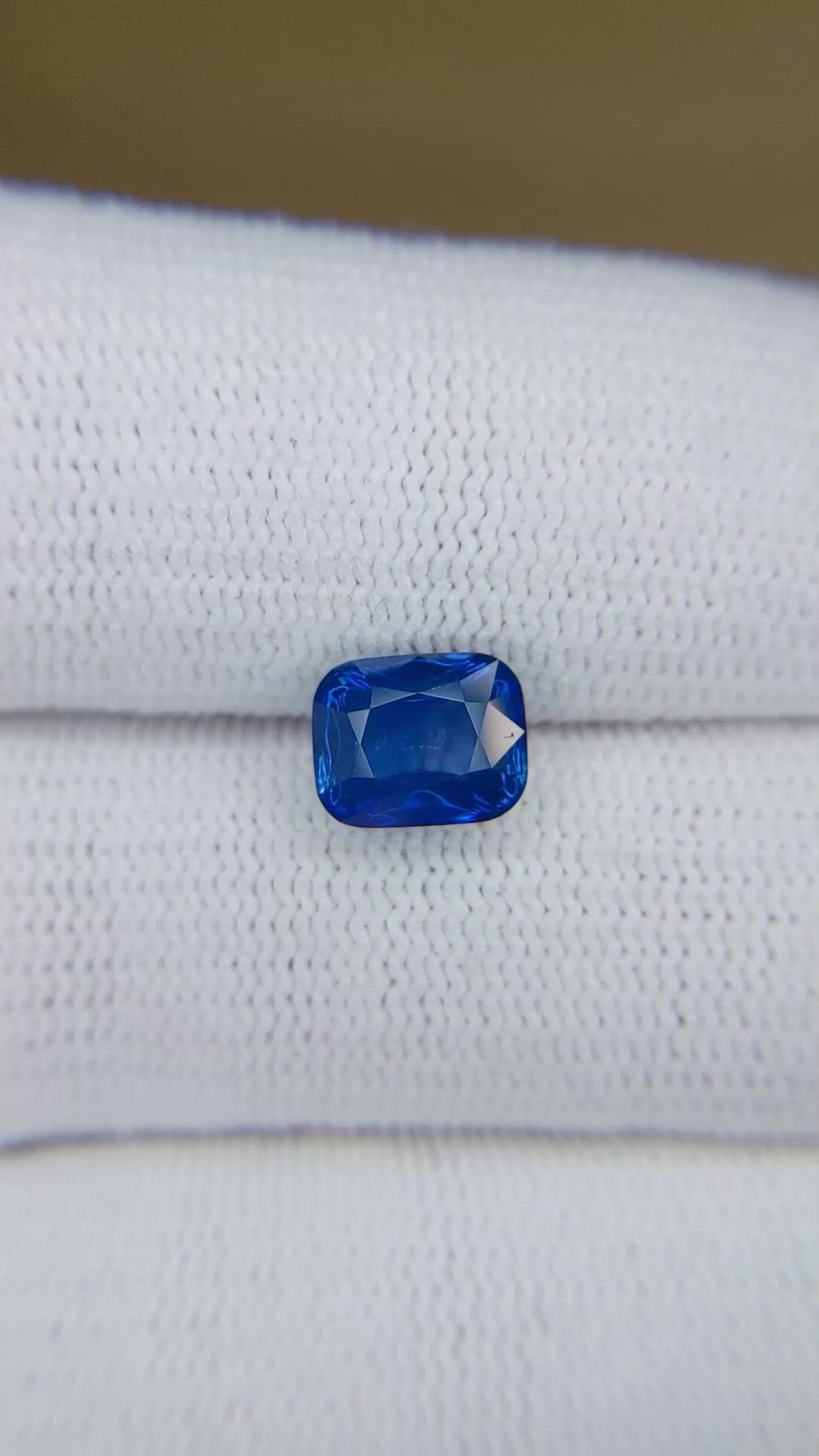 2.55 Ct. Blue Sapphire from Ceylon (Sri Lanka) Size Video