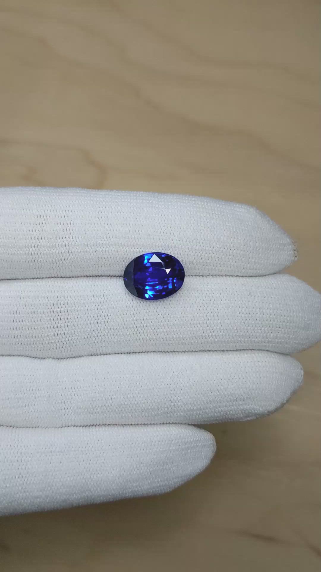 6.66 Ct. Blue Sapphire from Ceylon (Sri Lanka) Size Video