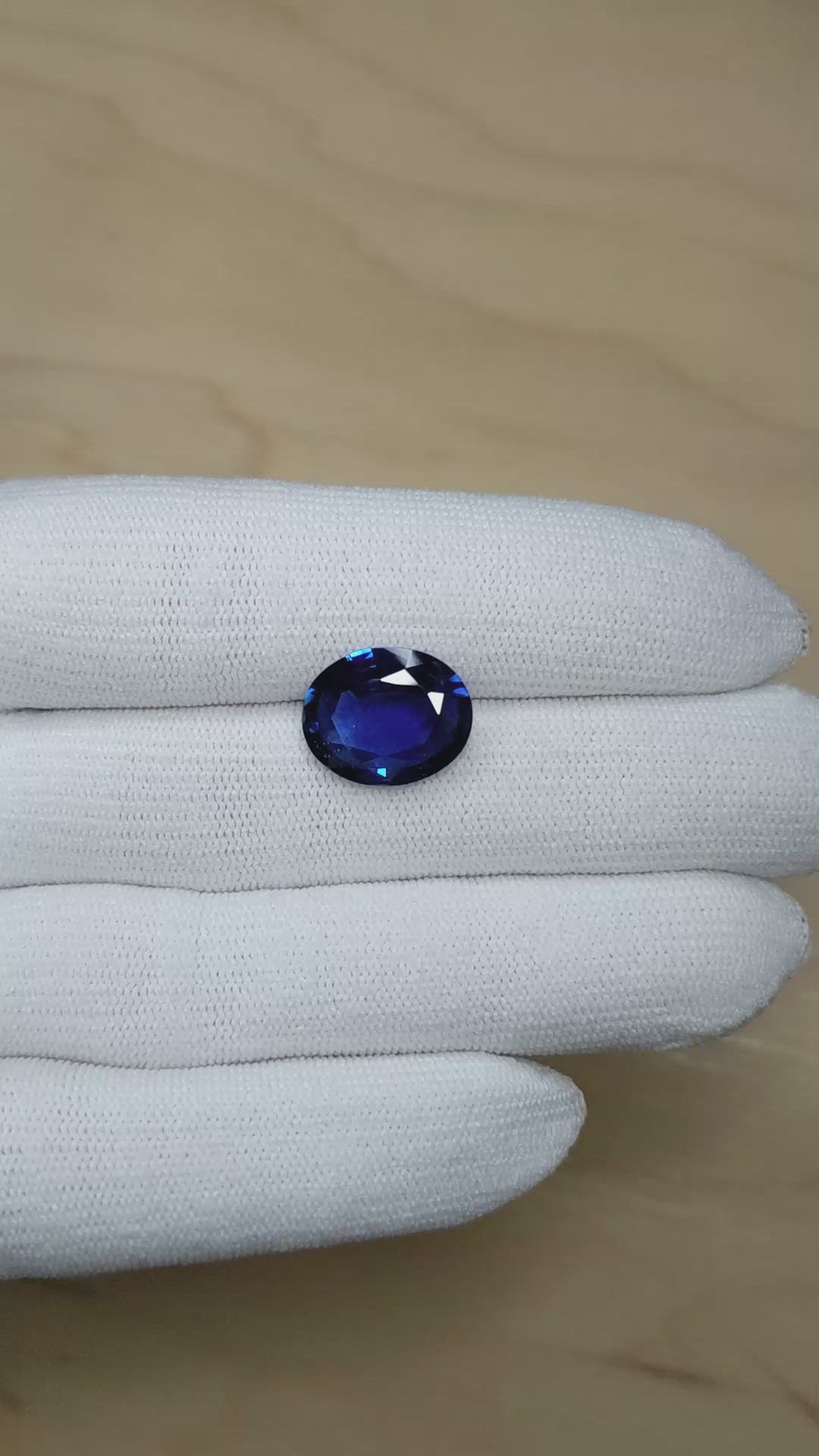 7.19 Ct. Blue Sapphire from Ceylon (Sri Lanka) Size Video