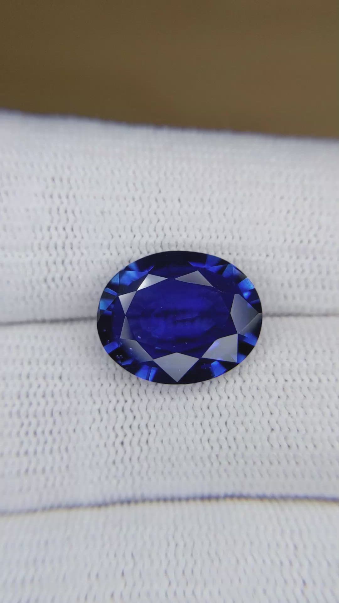 7.19 Ct. Blue Sapphire from Ceylon (Sri Lanka) Size Video