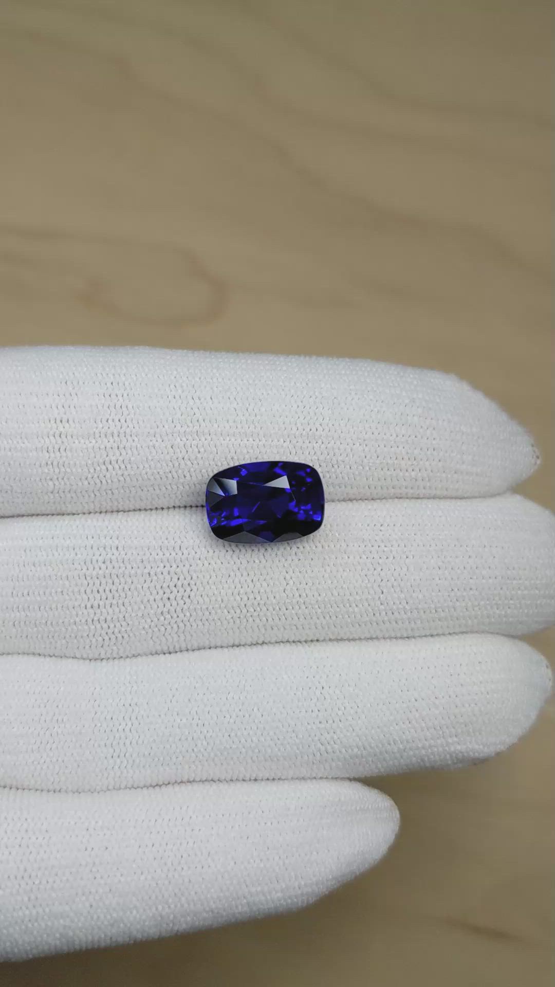 9.18 Ct. Blue Sapphire from Ceylon (Sri Lanka) Size Video