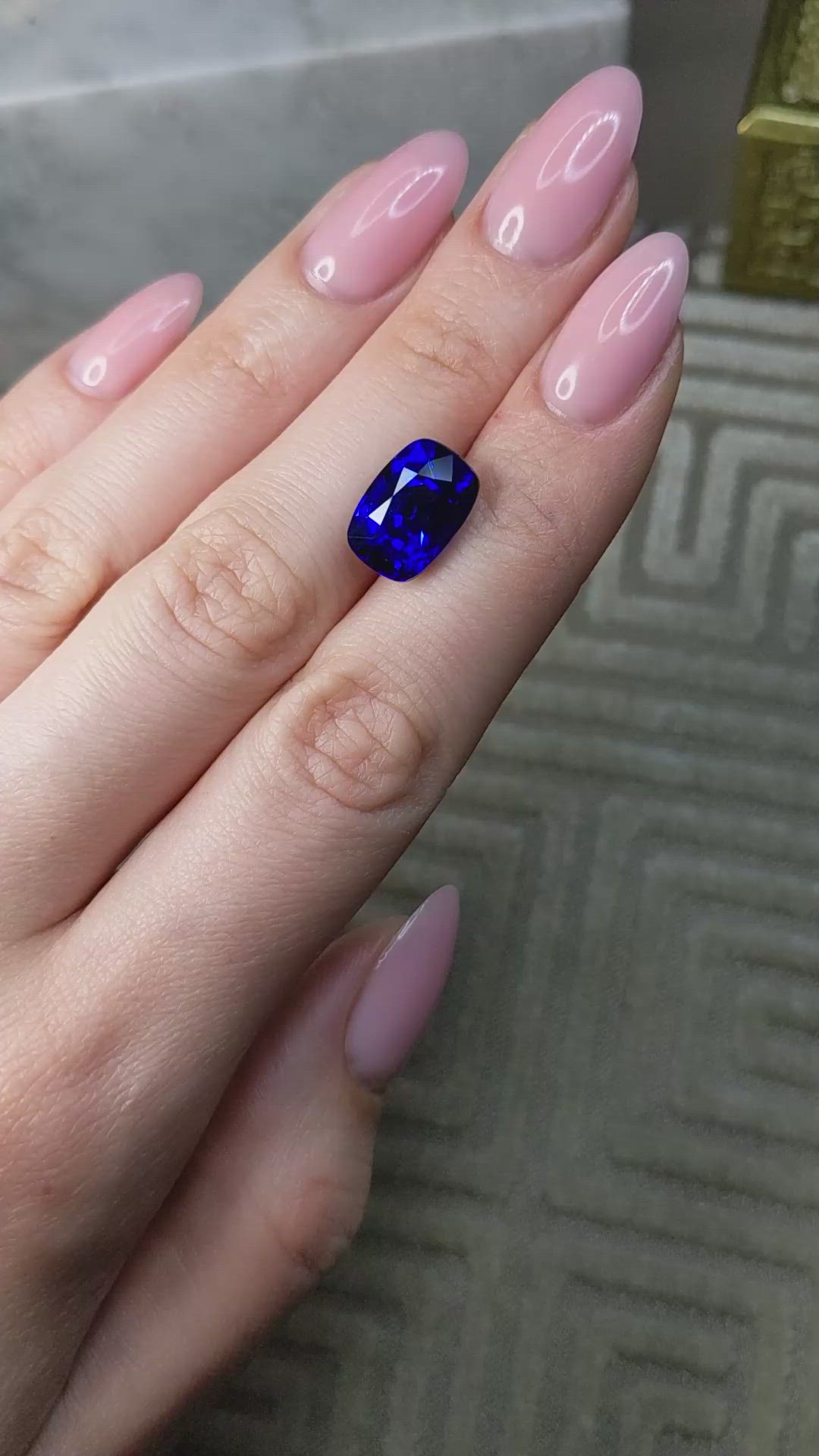 9.18 Ct. Blue Sapphire from Ceylon (Sri Lanka) Size Video