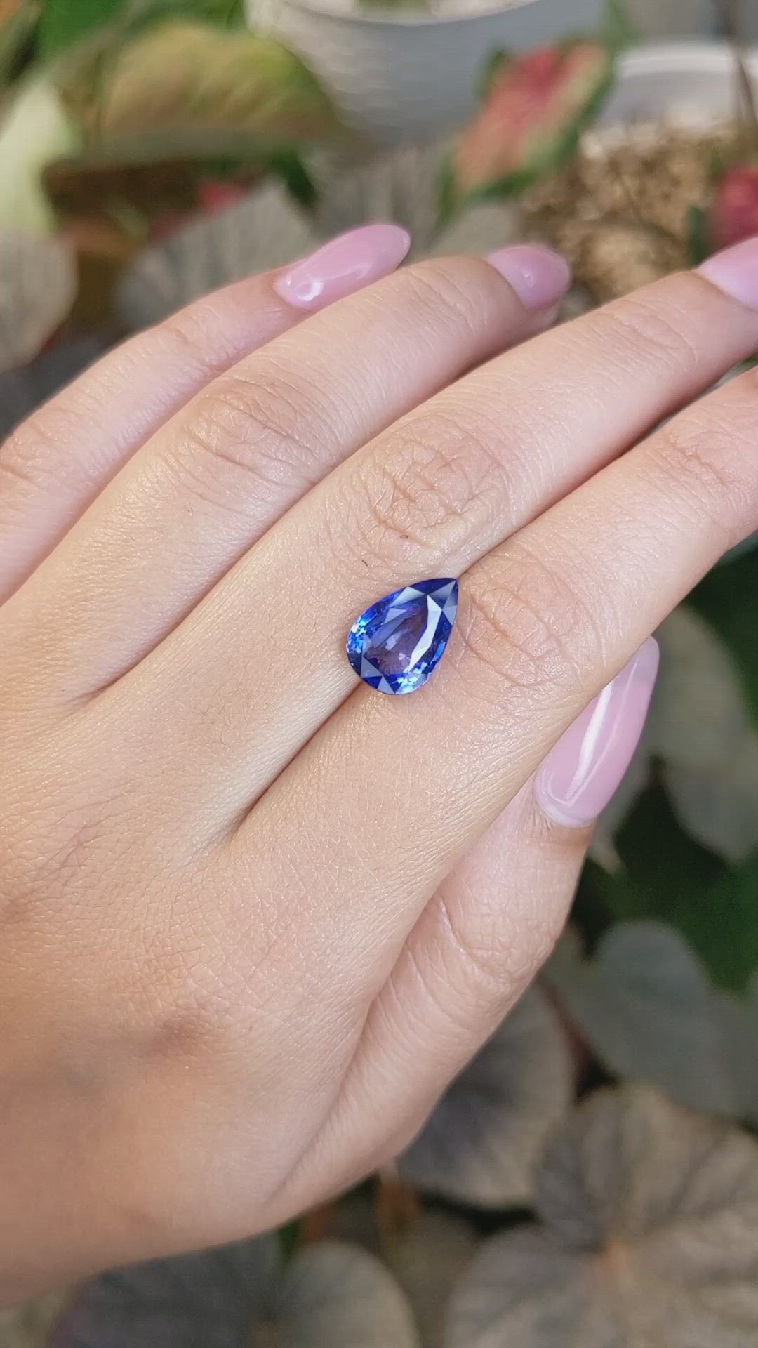 4.01 Ct. Blue Sapphire from Ceylon (Sri Lanka) Size Video