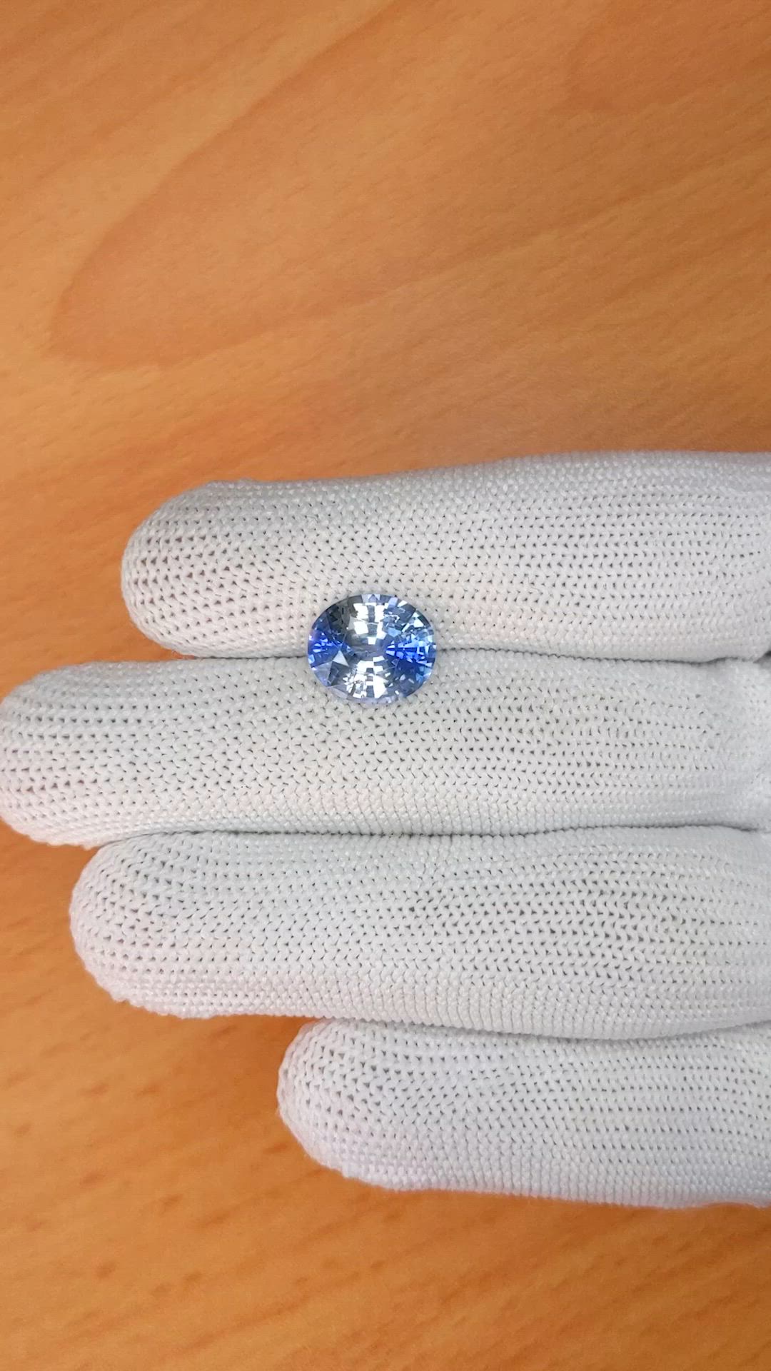 4.93 Ct. Bi Color / Parti Sapphire from Ceylon (Sri Lanka) Size Video