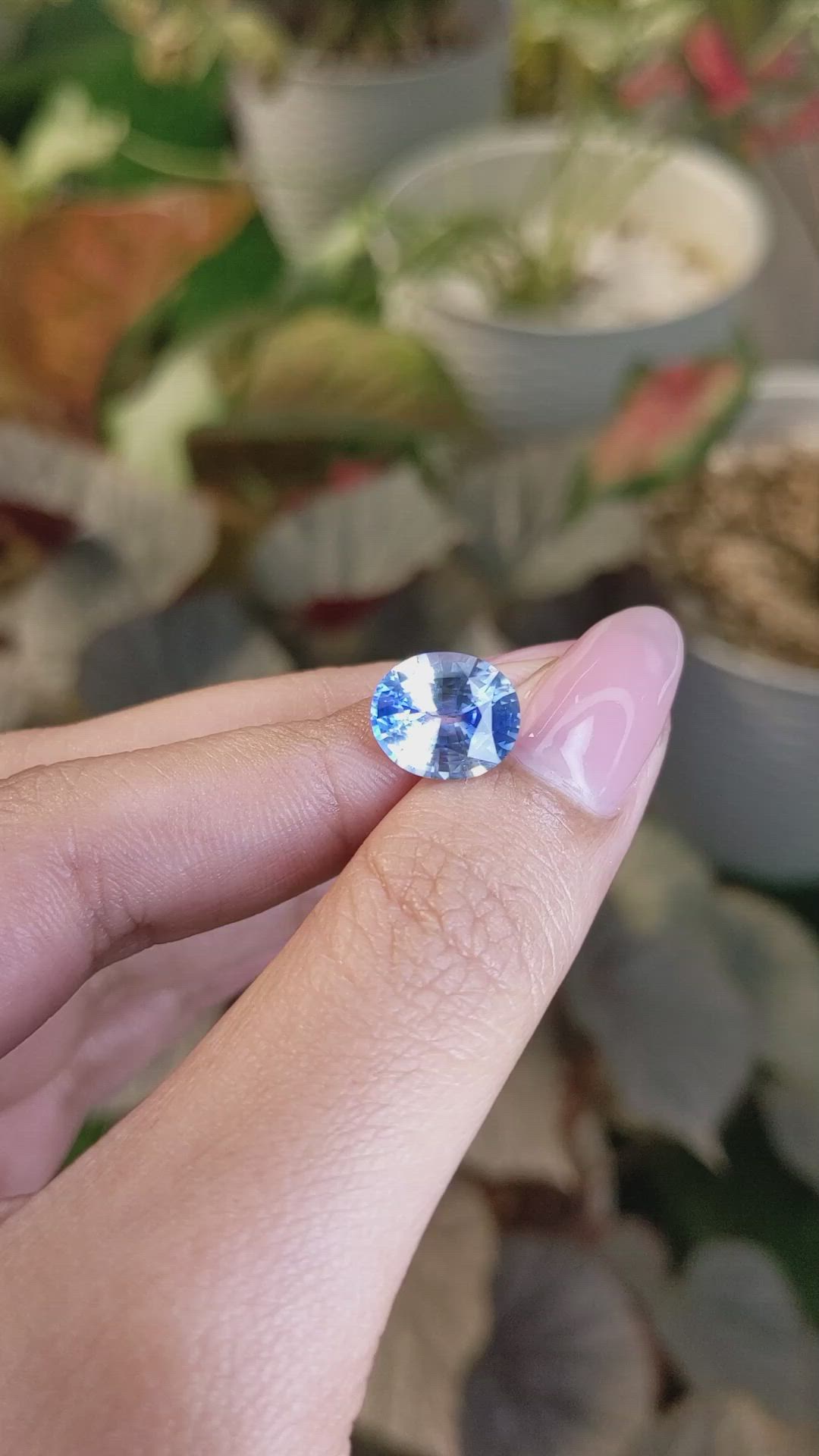 4.93 Ct. Bi Color / Parti Sapphire from Ceylon (Sri Lanka) Size Video