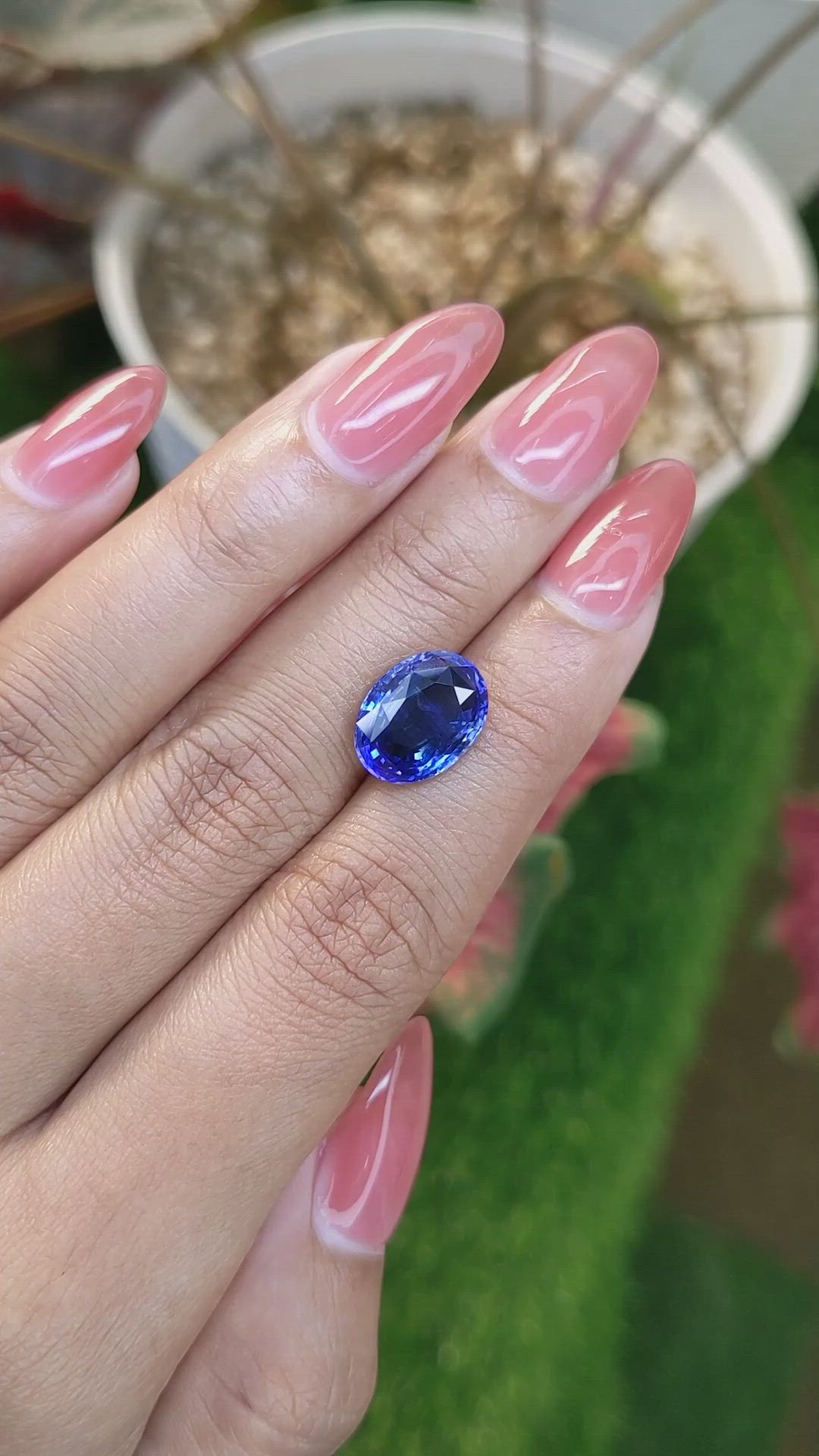 5.56 Ct. Blue Sapphire from Ceylon (Sri Lanka) Size Video