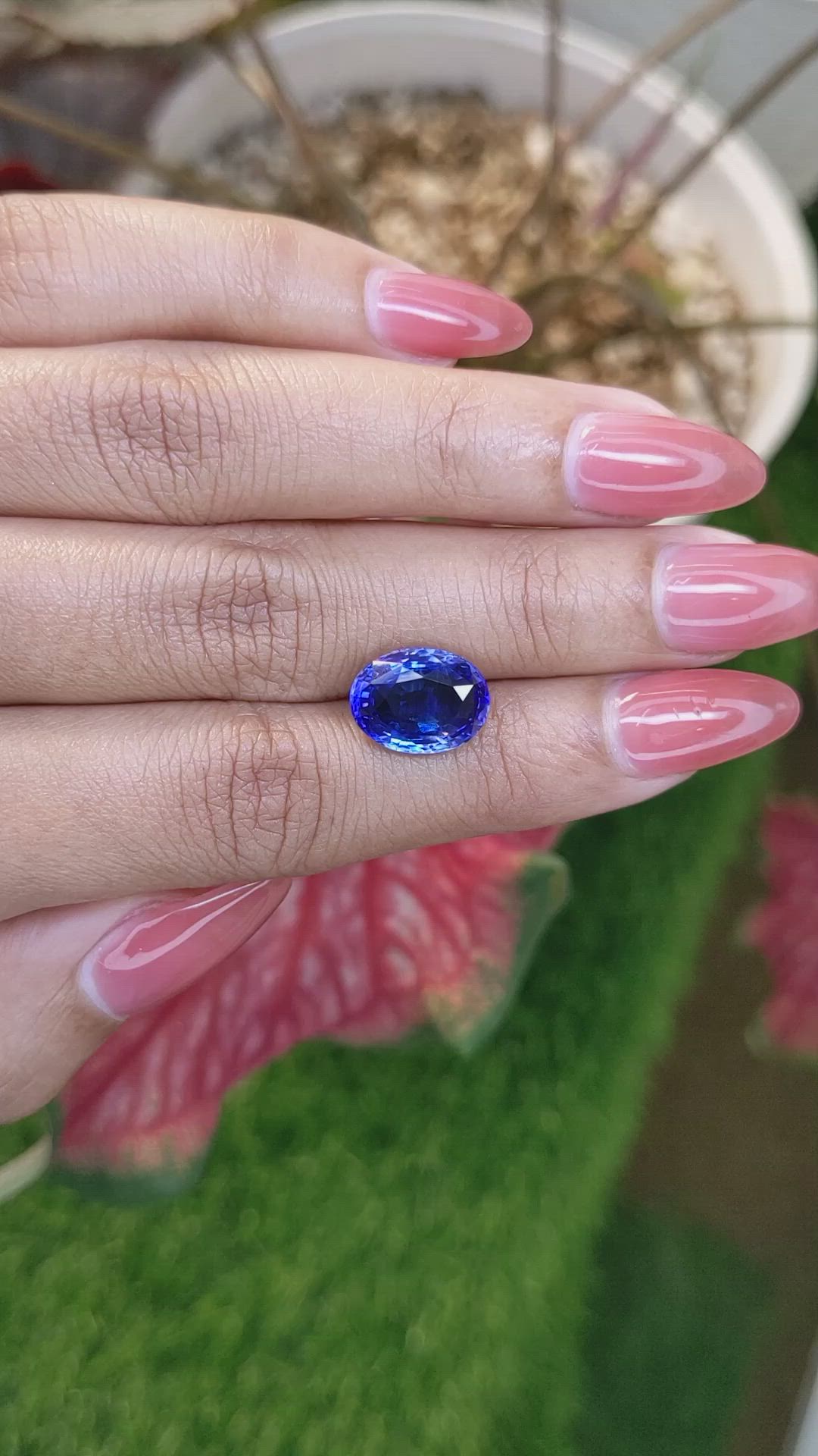 5.56 Ct. Blue Sapphire from Ceylon (Sri Lanka) Size Video