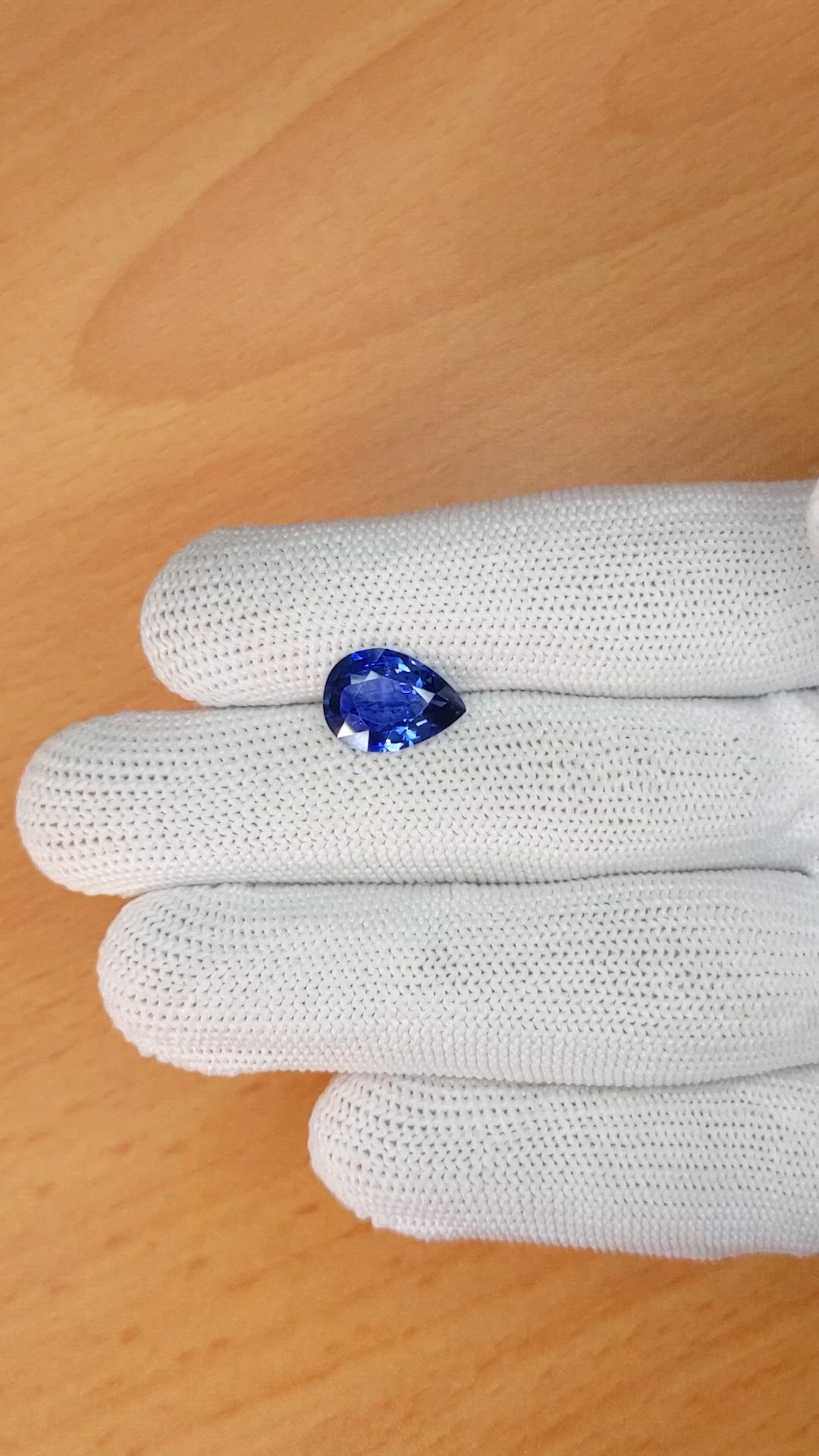 3.62 Ct. Blue Sapphire from Ceylon (Sri Lanka) Size Video