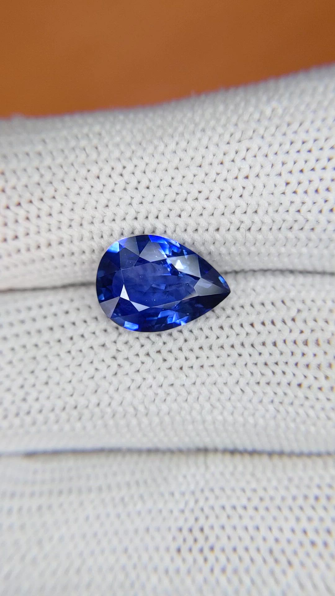 3.62 Ct. Blue Sapphire from Ceylon (Sri Lanka) Size Video