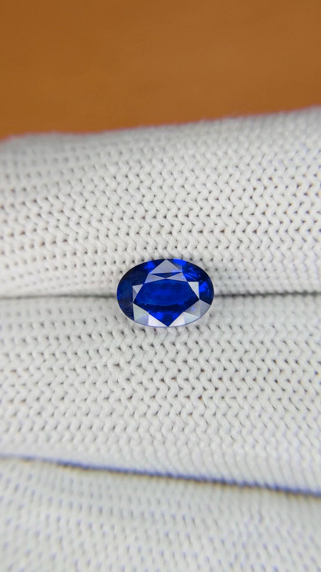 1.56 Ct. Blue Sapphire from Ceylon (Sri Lanka) Size Video