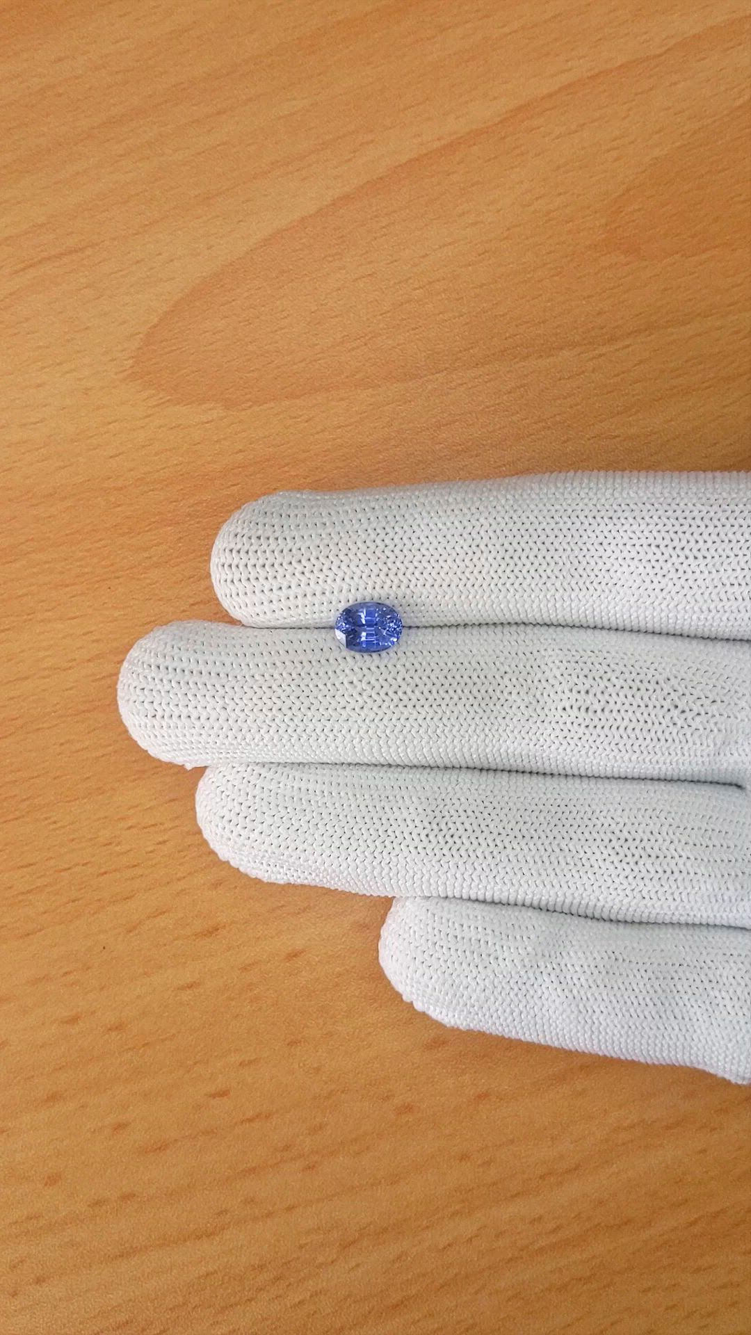 1.71 Ct. Blue Sapphire from Ceylon (Sri Lanka) Size Video