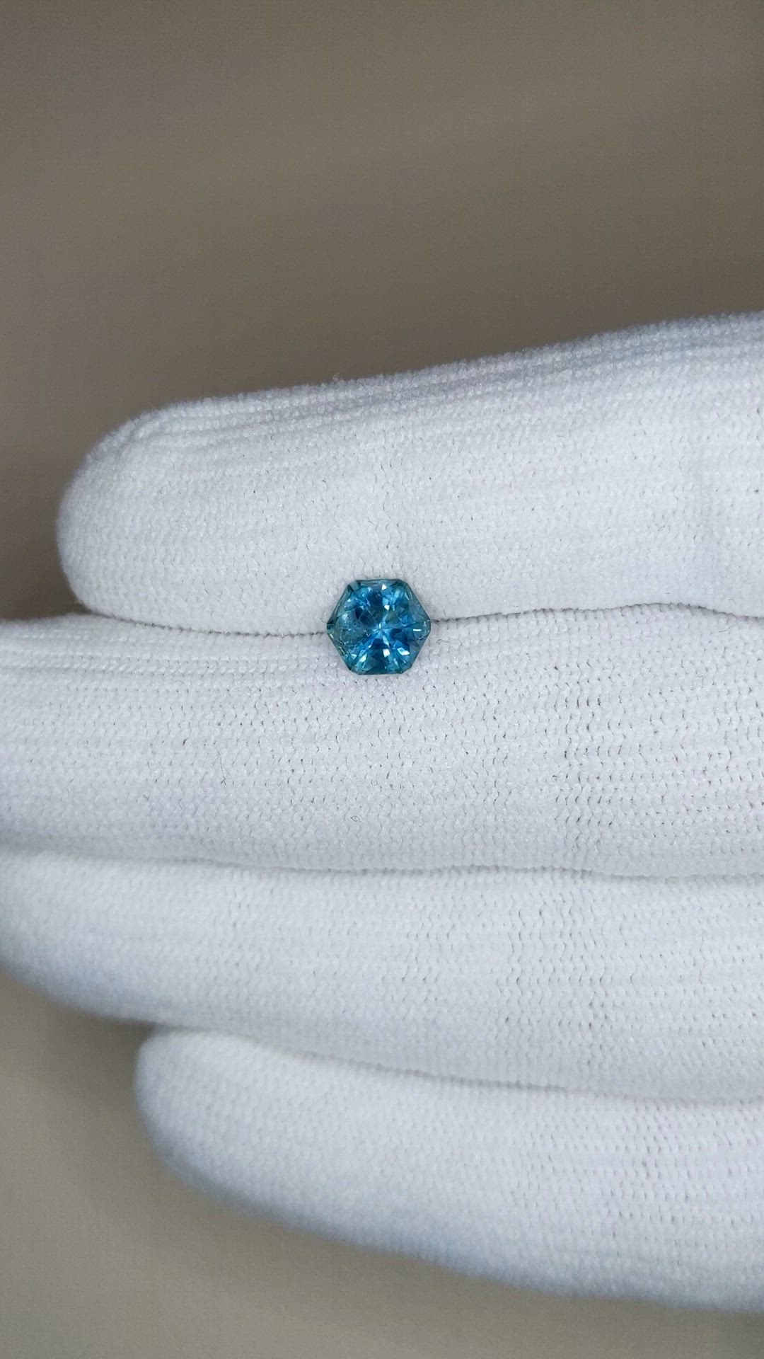1.31 Ct. Bluish Green Sapphire from Montana Size Video