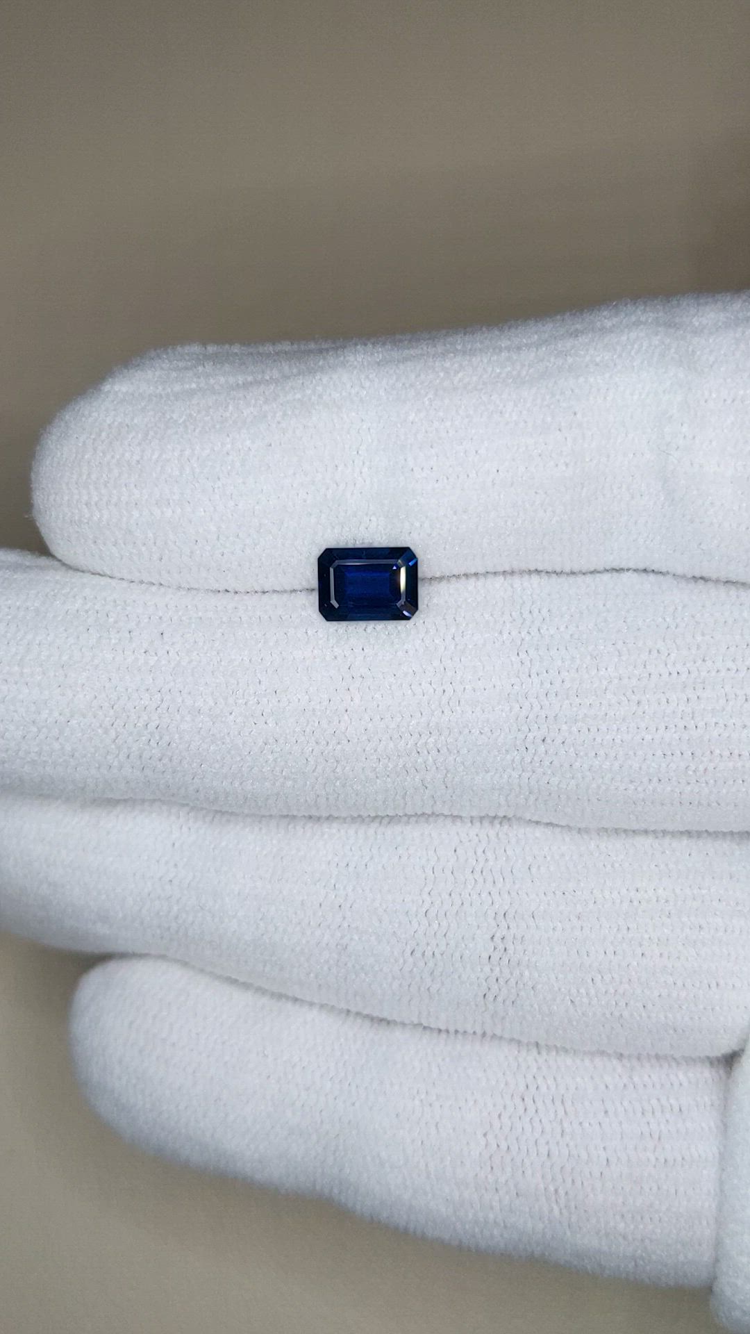 1.07 Ct. Blue Sapphire from Ceylon (Sri Lanka) Size Video