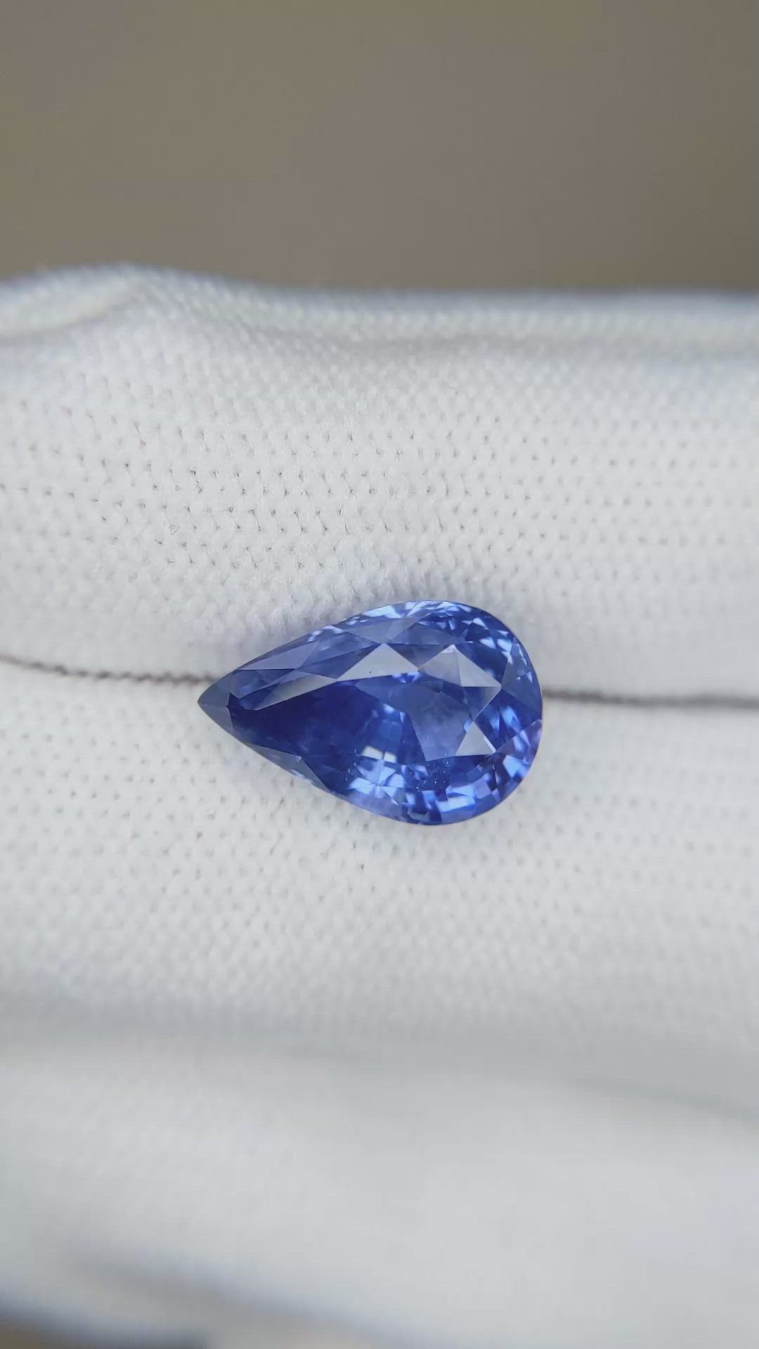 6.05 Ct. Blue Sapphire from Ceylon (Sri Lanka) Size Video