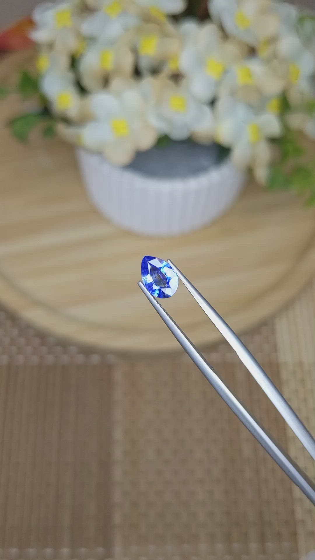 0.90 Ct. Blue Sapphire from Ceylon (Sri Lanka) Size Video