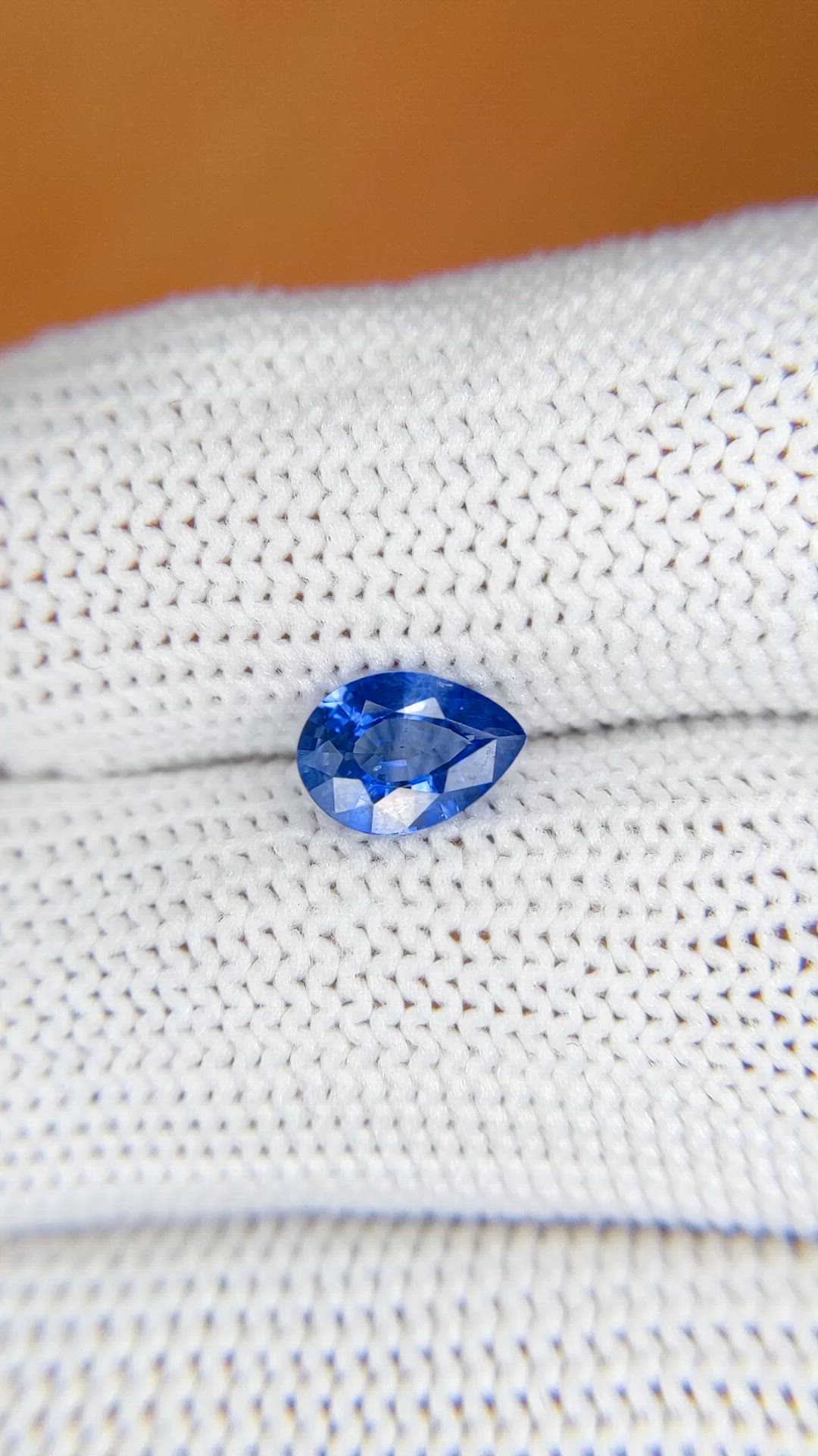 0.90 Ct. Blue Sapphire from Ceylon (Sri Lanka) Size Video