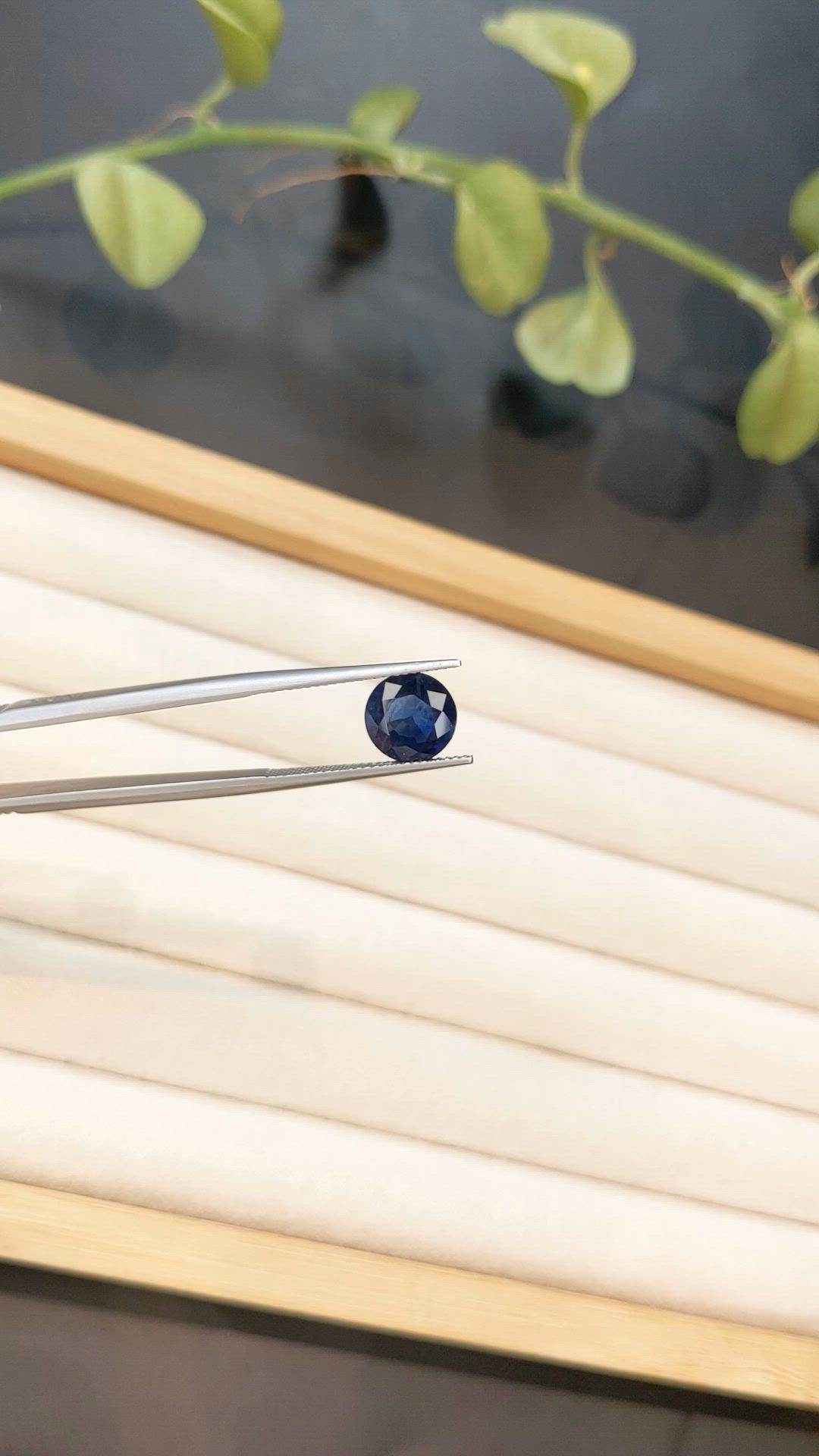 2.85 Ct. Blue Sapphire from Ceylon (Sri Lanka) Size Video