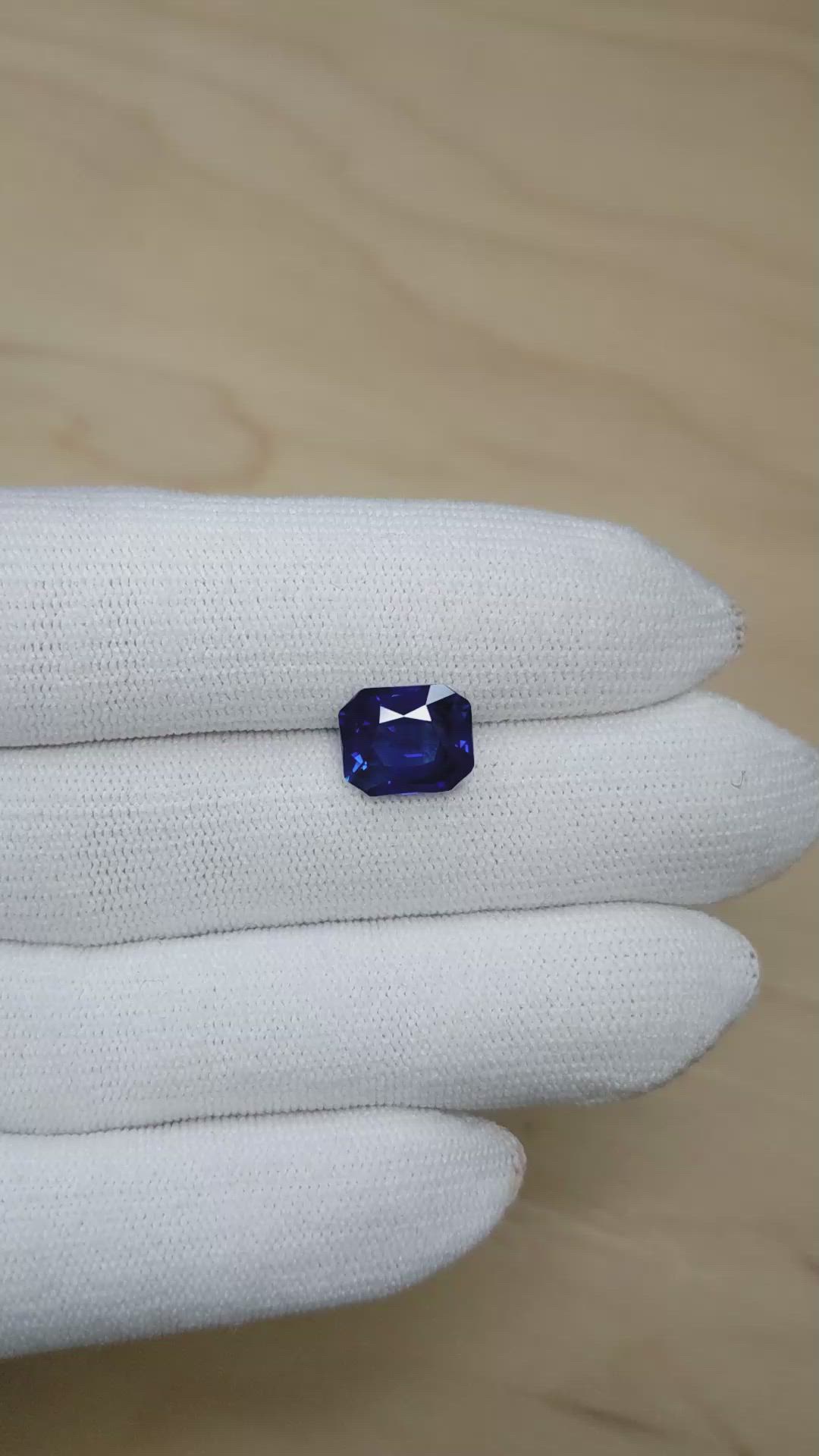 4.36 Ct. Blue Sapphire from Ceylon (Sri Lanka) Size Video