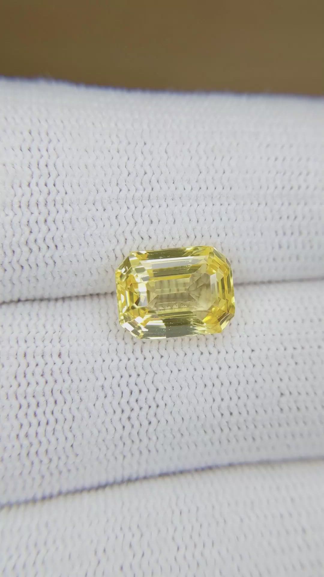 5.06 Ct. Yellow Sapphire from Ceylon (Sri Lanka) Size Video