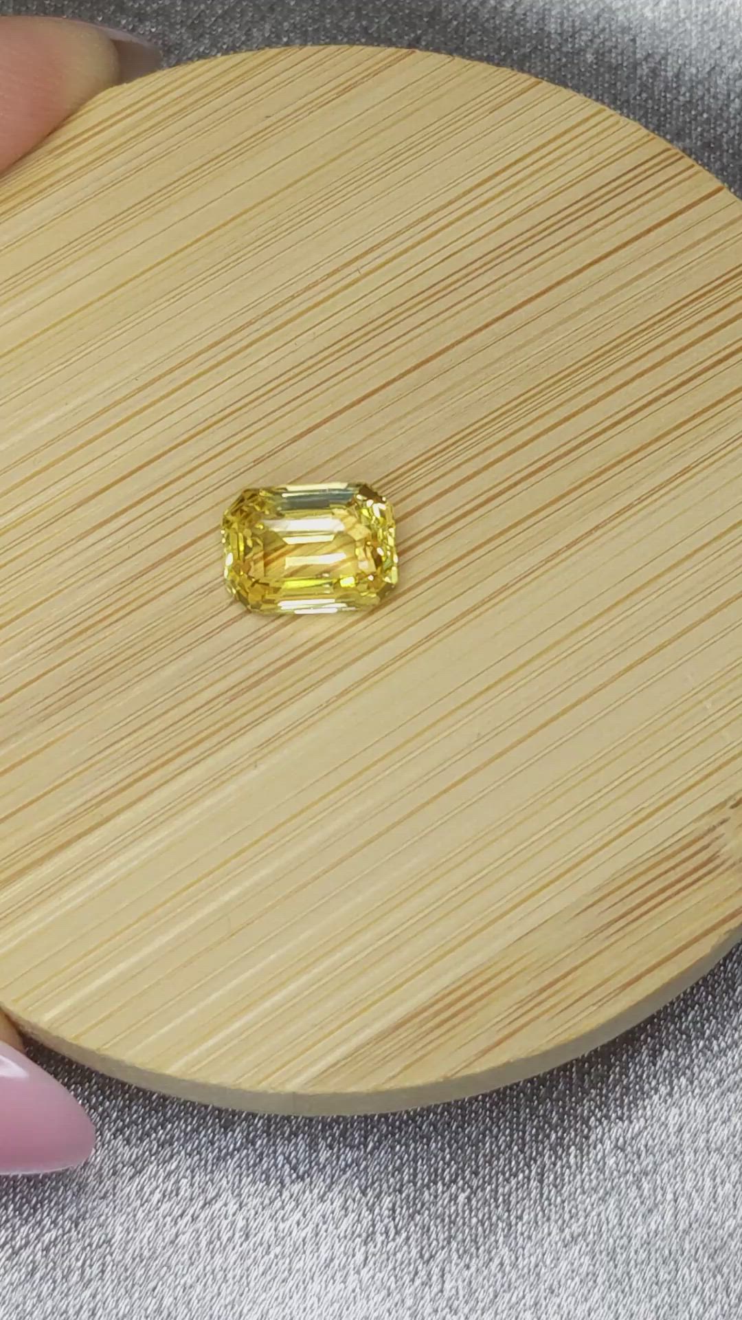 5.06 Ct. Yellow Sapphire from Ceylon (Sri Lanka) Size Video
