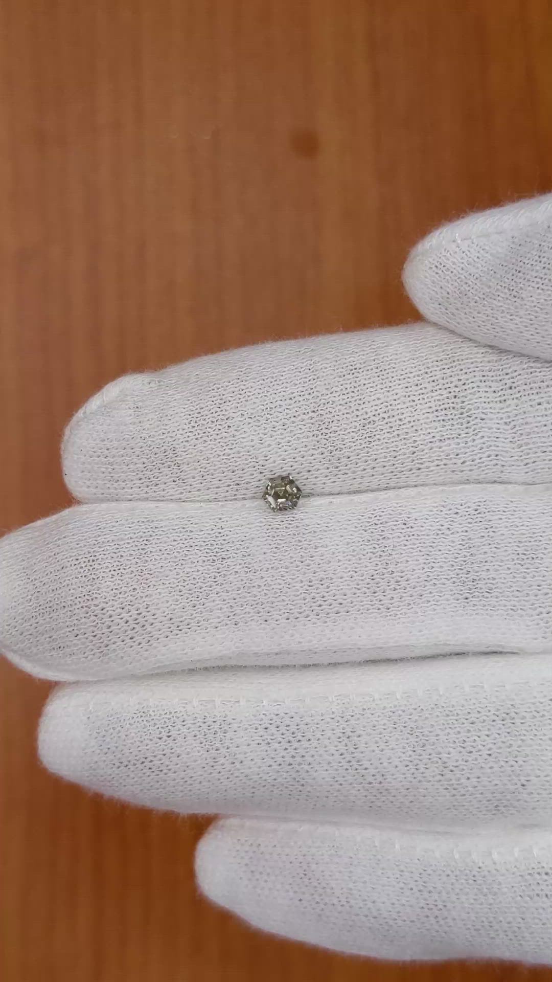 0.25 Ct. Brown Sapphire from Ceylon (Sri Lanka) Size Video