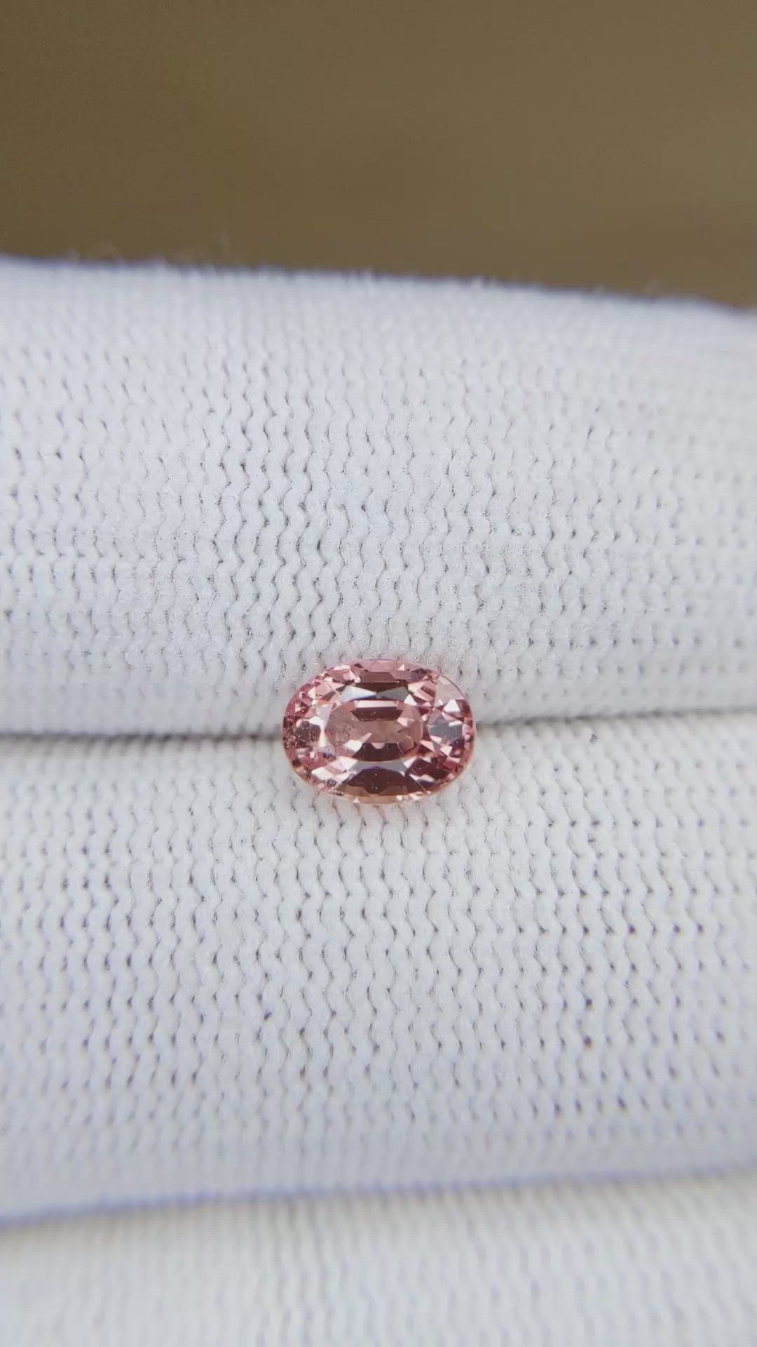 1.22 Ct. Padparadscha Sapphire from Ceylon (Sri Lanka) Size Video