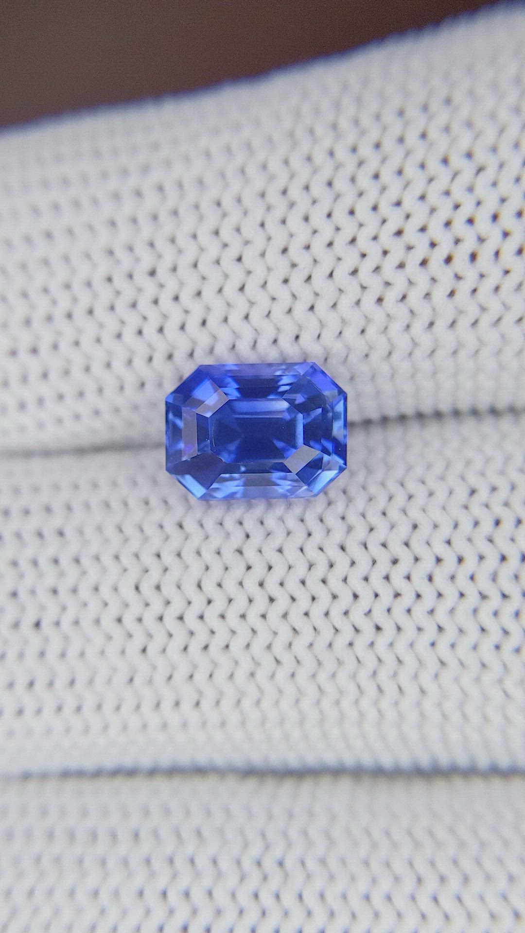 3.09 Ct. Blue Sapphire from Ceylon (Sri Lanka) Size Video