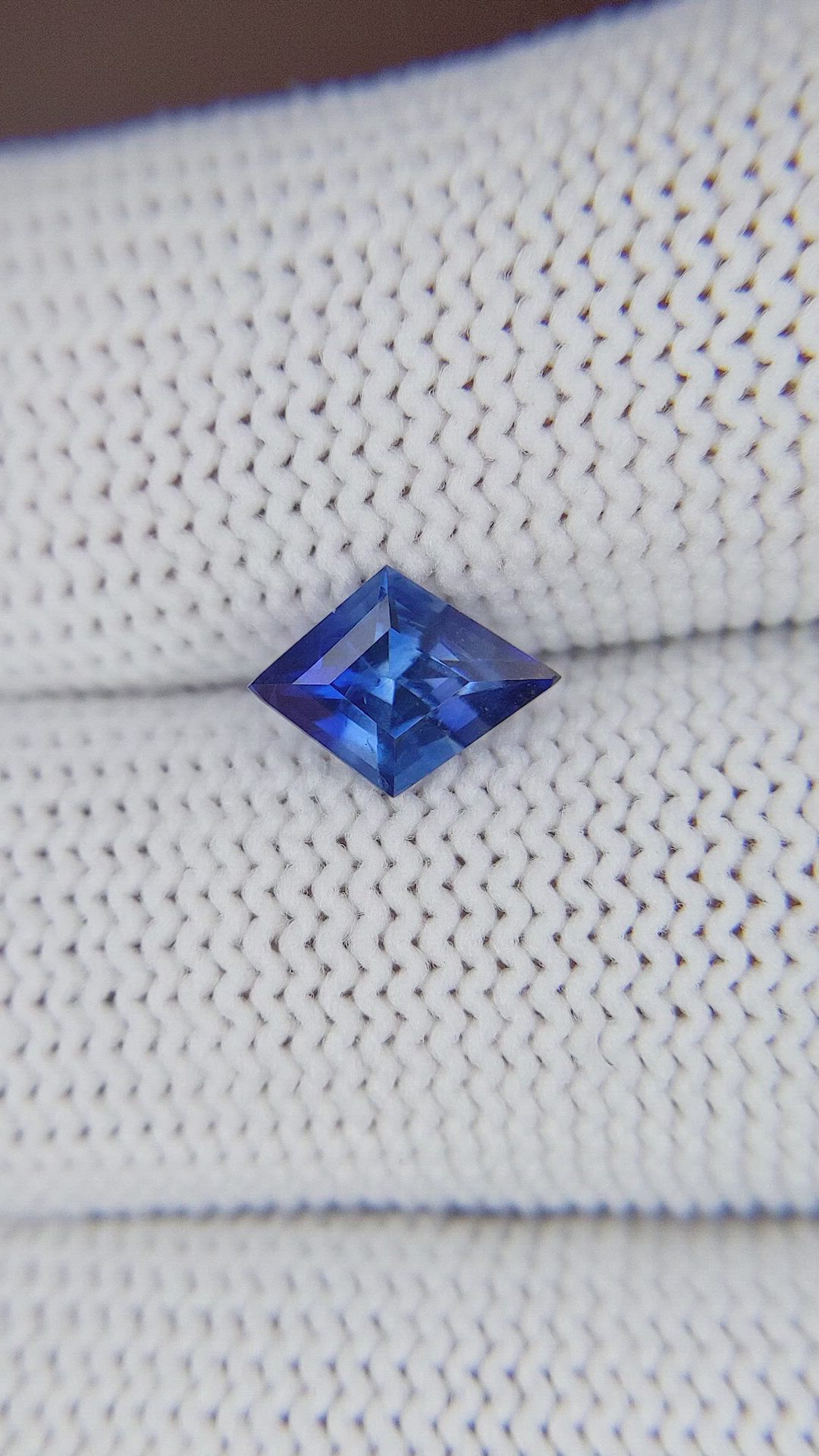 1.06 Ct. Blue Sapphire from Ceylon (Sri Lanka) Size Video
