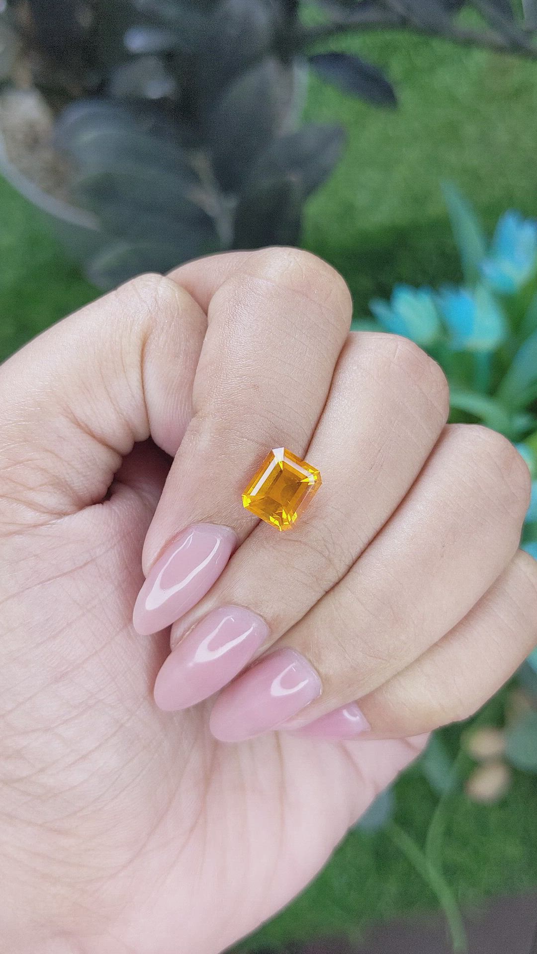 3.09 Ct. Orange Sapphire from Ceylon (Sri Lanka) Size Video