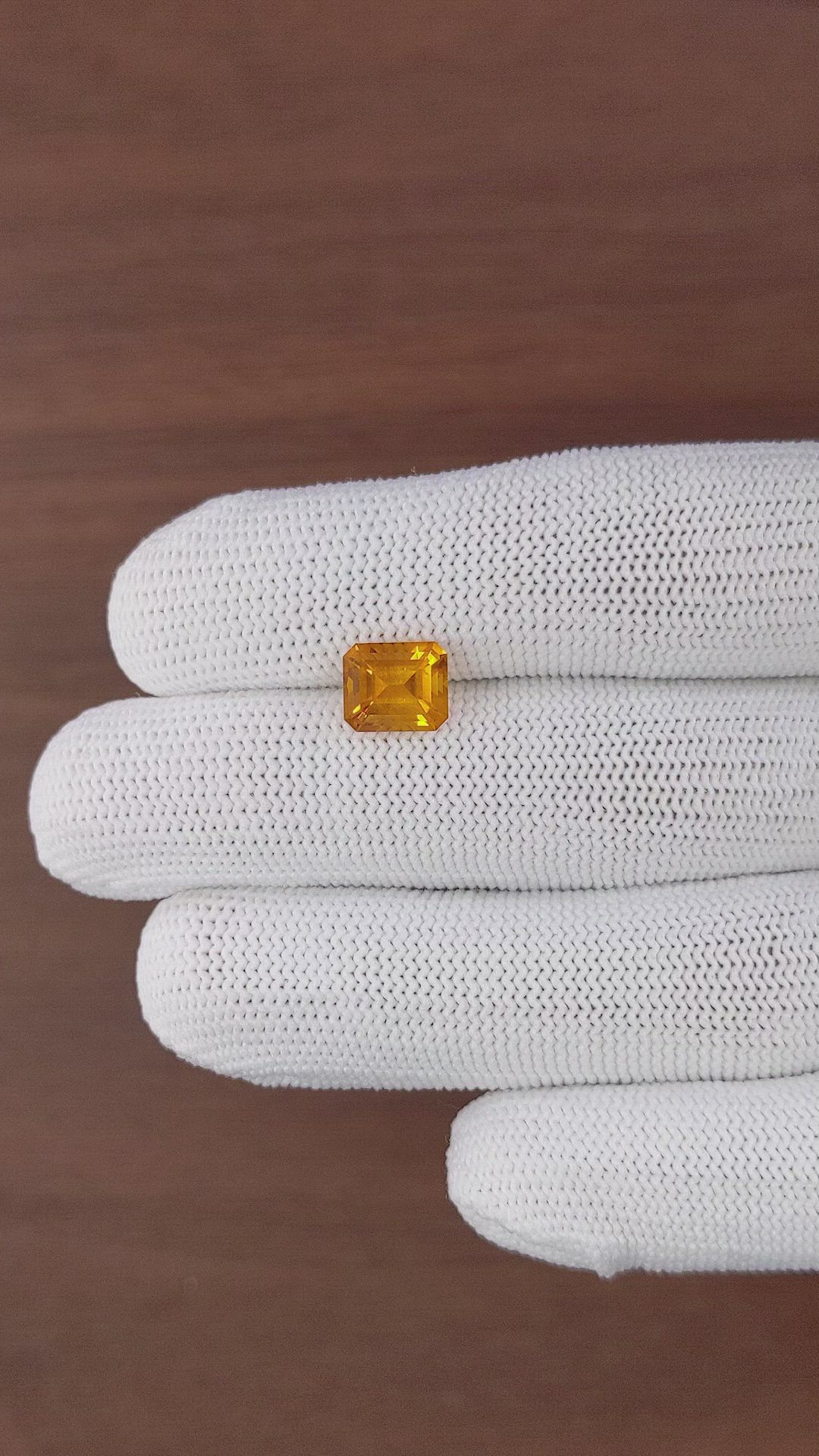 3.09 Ct. Orange Sapphire from Ceylon (Sri Lanka) Size Video