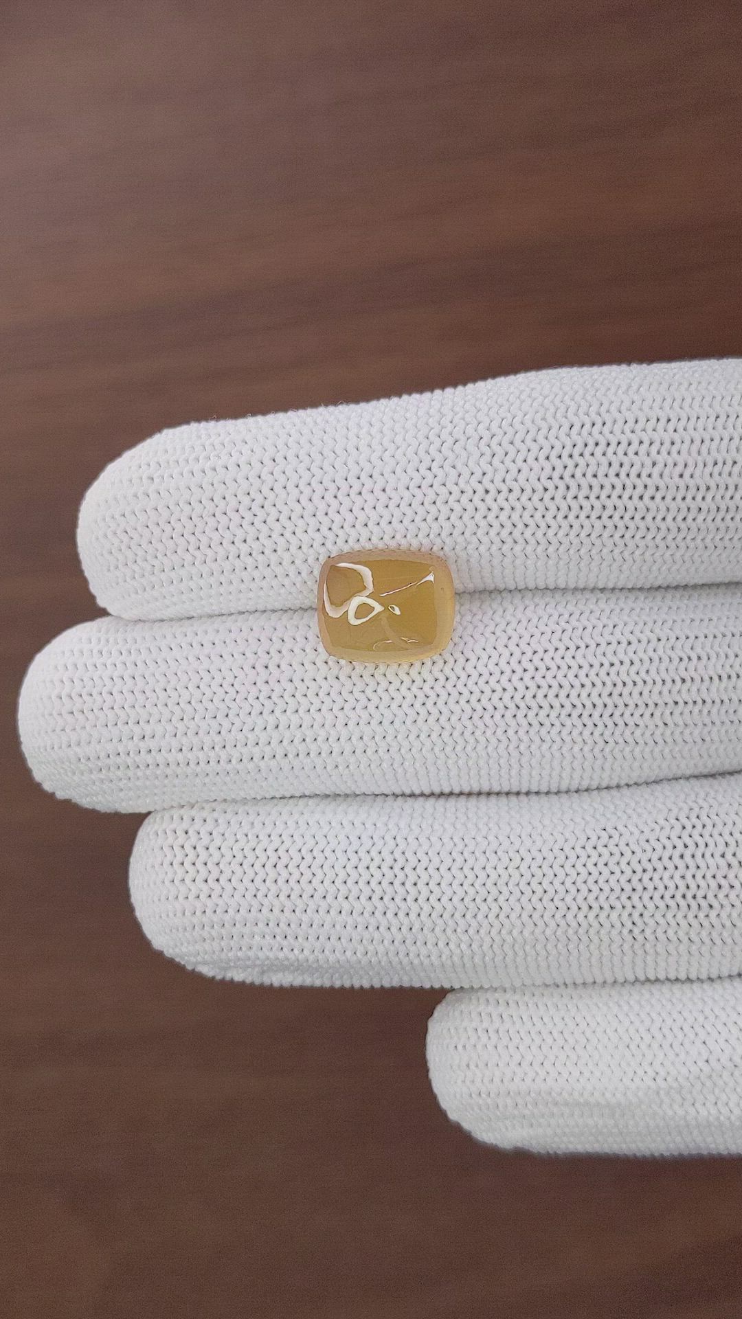 8.85 Ct. Yellowish Brown Cabochon Sapphire from Ceylon (Sri Lanka) Size Video