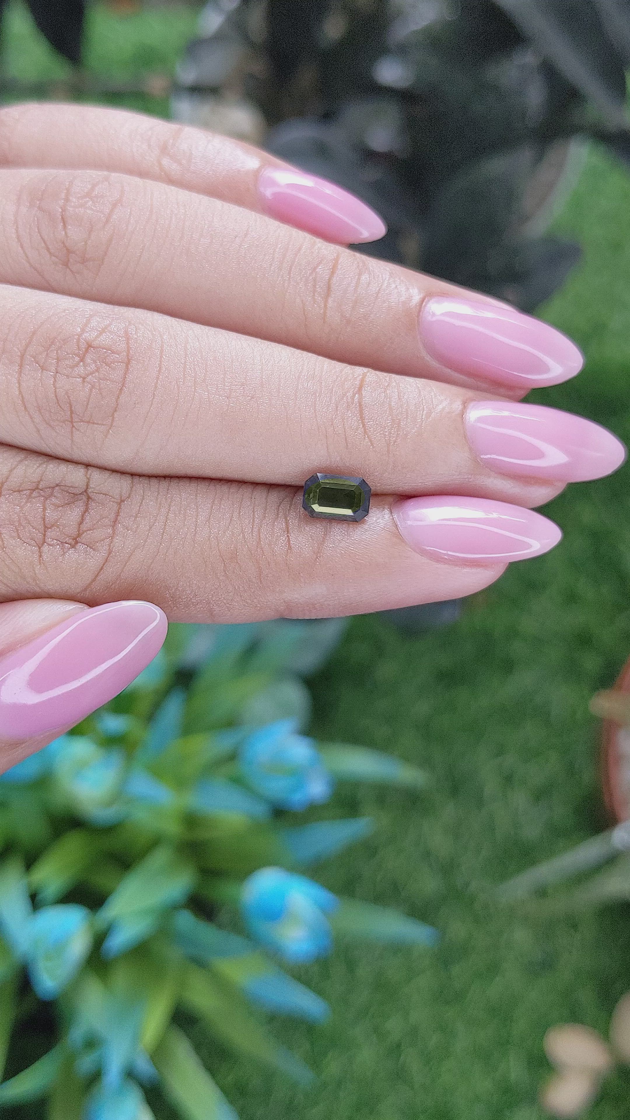 1.01 Ct. Green Sapphire from Ceylon (Sri Lanka) Size Video