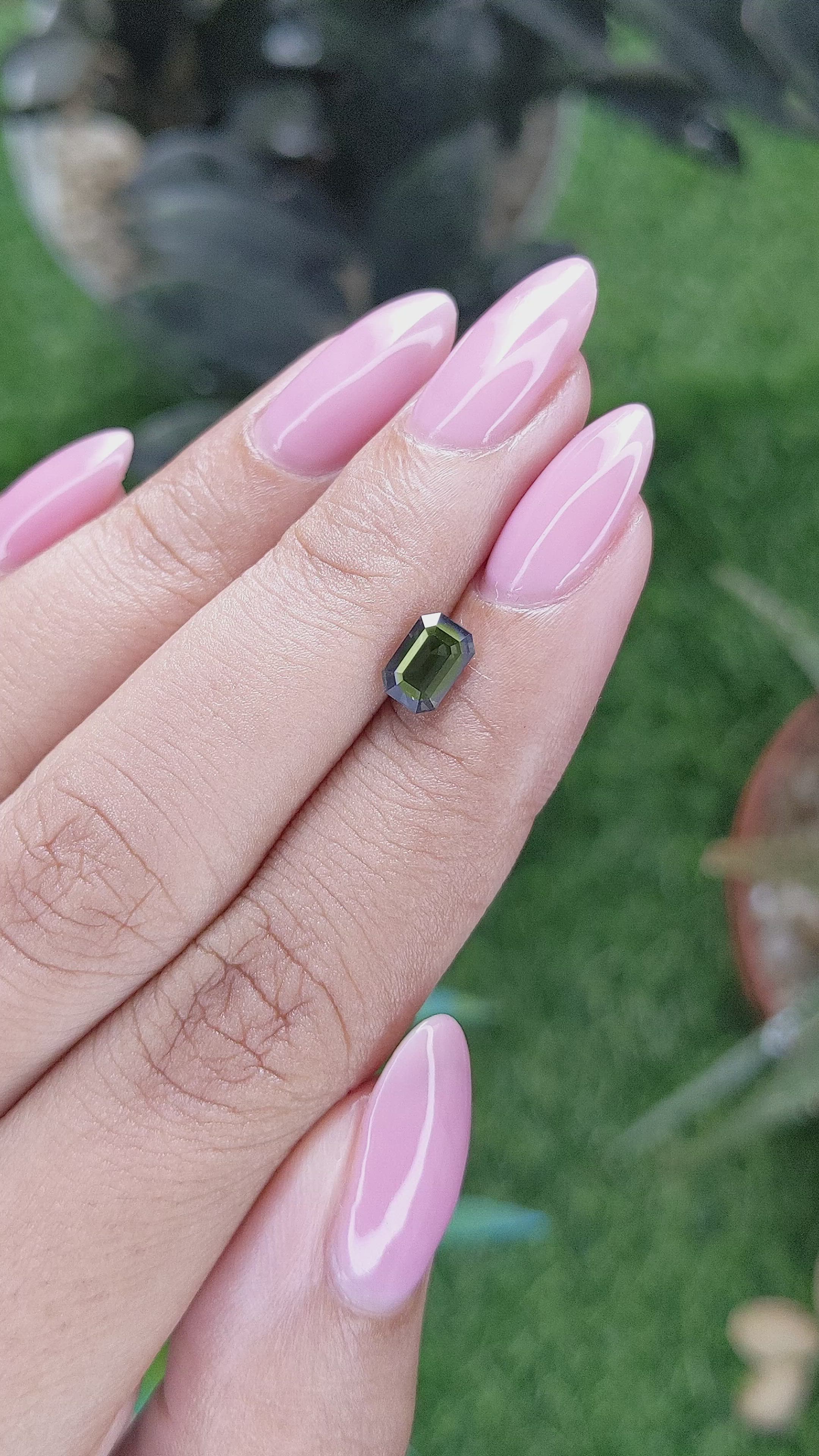 1.01 Ct. Green Sapphire from Ceylon (Sri Lanka) Size Video