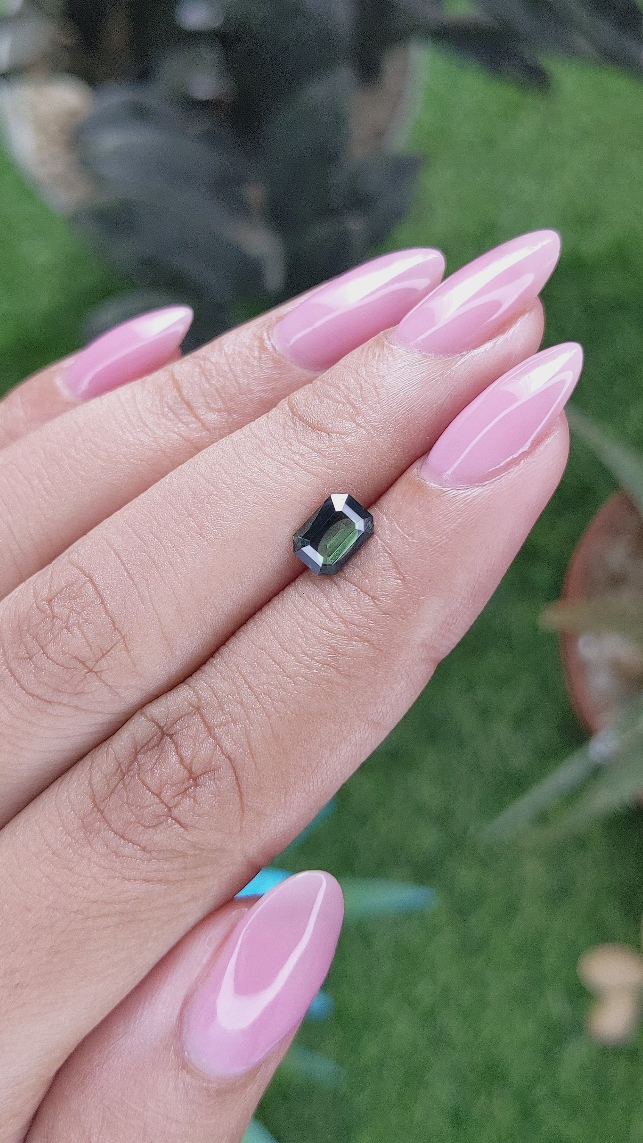 1.02 Ct. Green Sapphire from Ceylon (Sri Lanka) Size Video