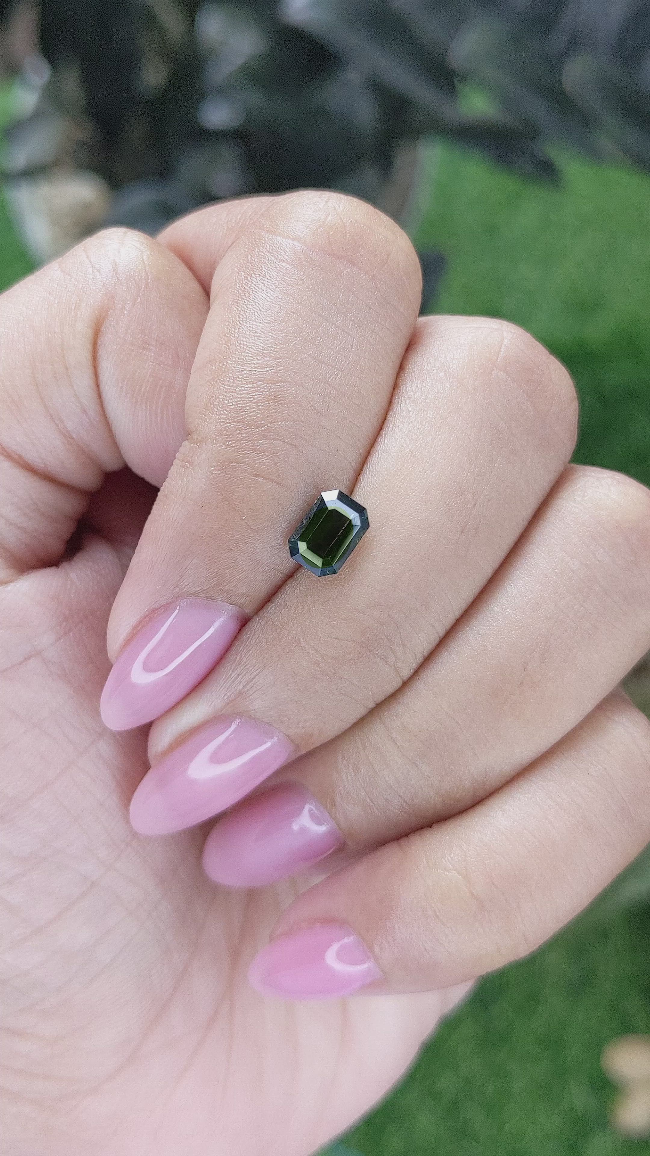 1.02 Ct. Green Sapphire from Ceylon (Sri Lanka) Size Video