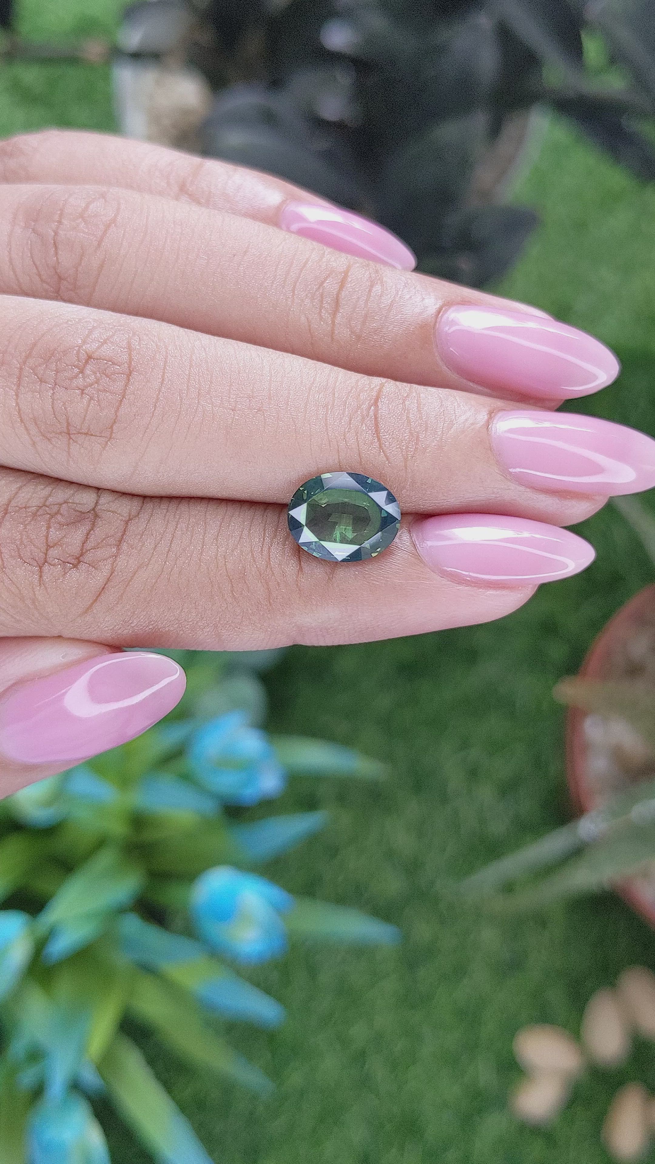 3.01 Ct. Green Sapphire from Ceylon (Sri Lanka) Size Video