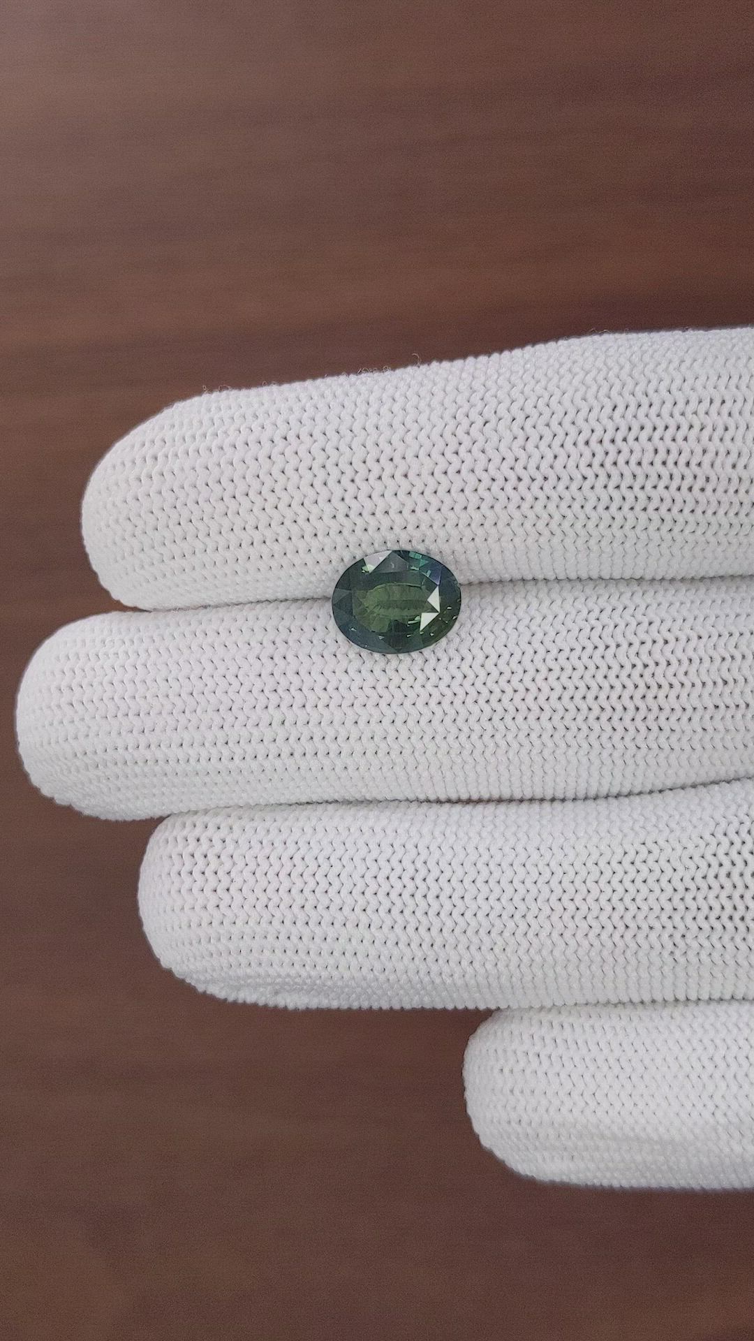 3.01 Ct. Green Sapphire from Ceylon (Sri Lanka) Size Video