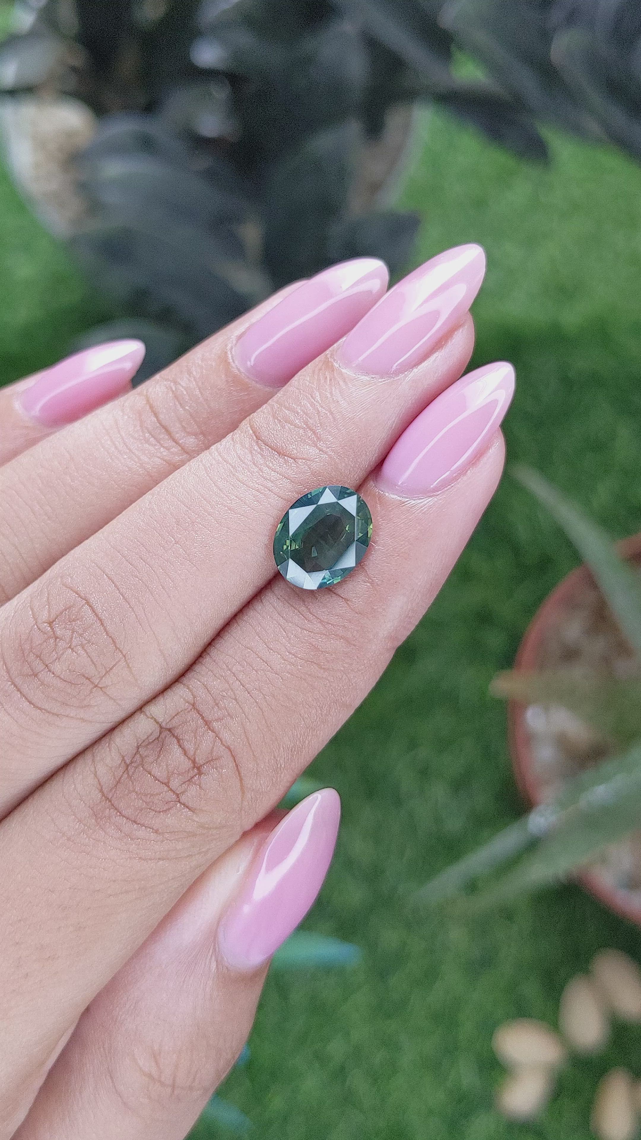 3.01 Ct. Green Sapphire from Ceylon (Sri Lanka) Size Video