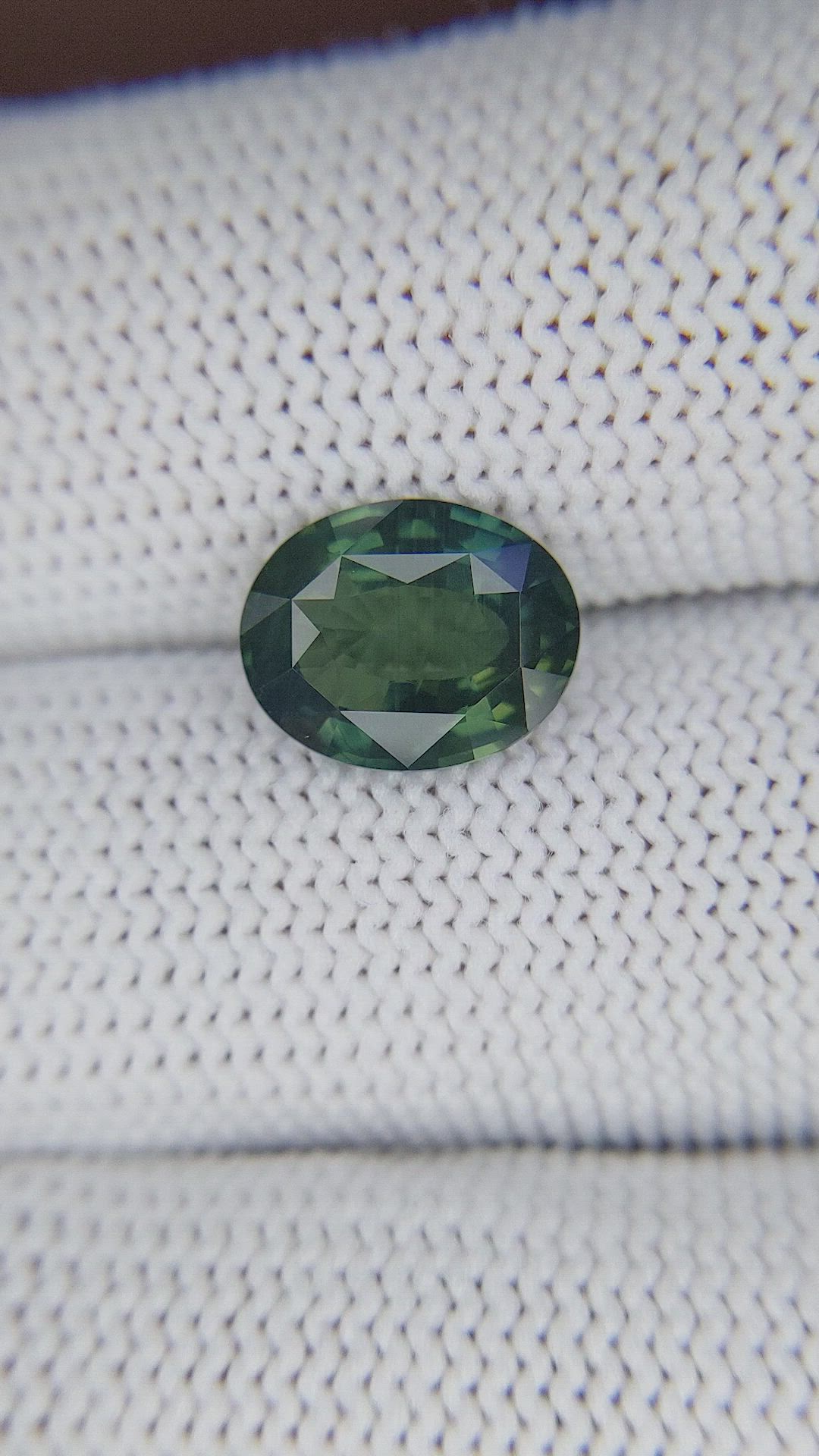 3.01 Ct. Green Sapphire from Ceylon (Sri Lanka) Size Video