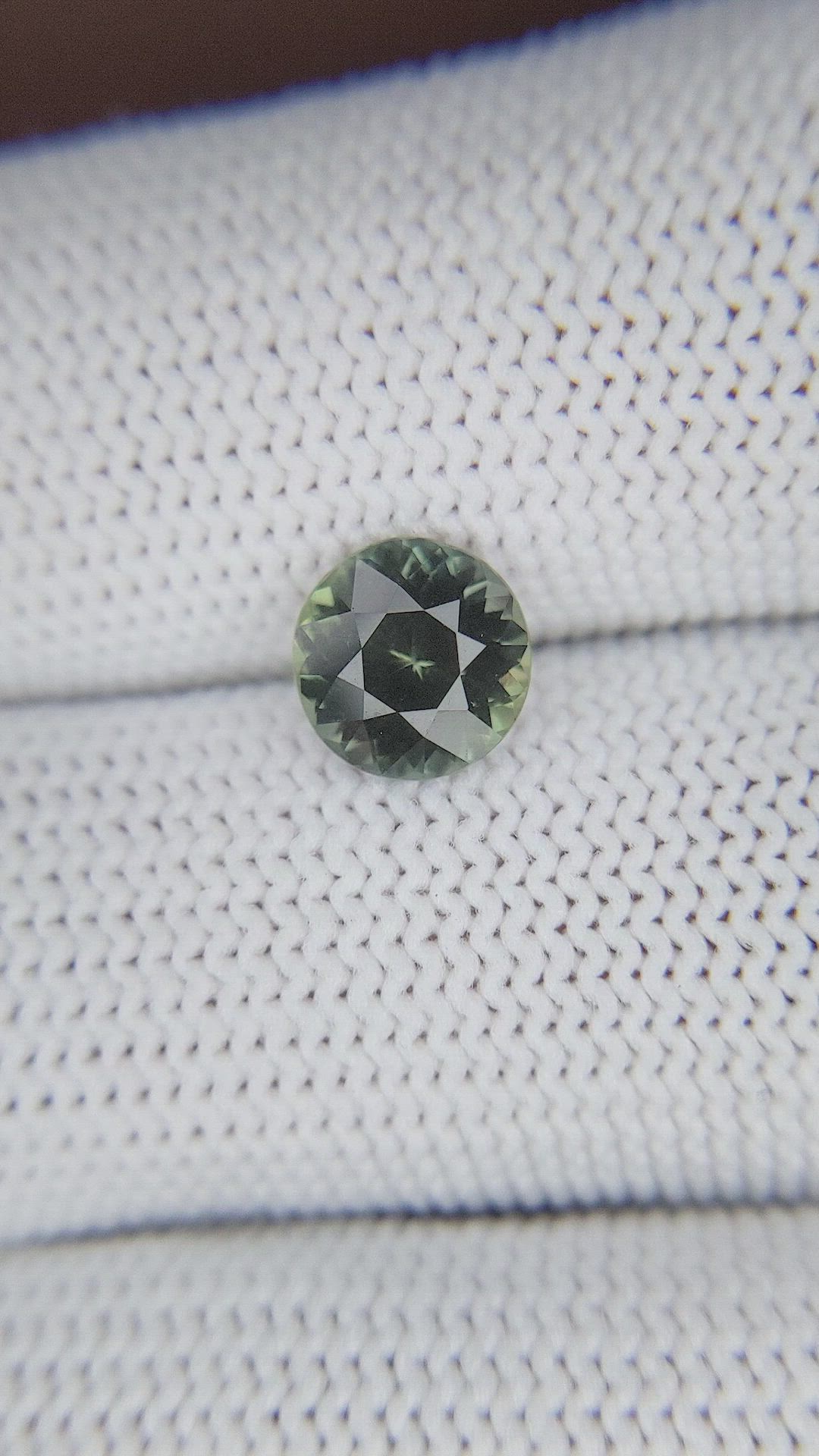 1.80 Ct. Yellowish Green Sapphire from Ceylon (Sri Lanka) Size Video