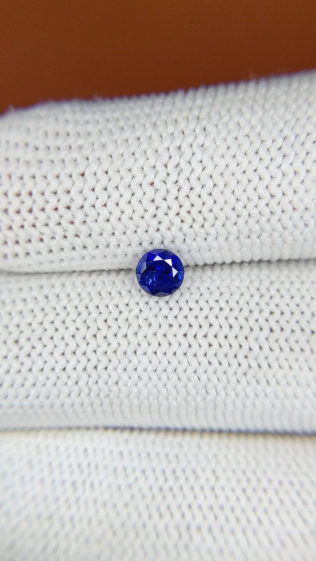 0.54 Ct. Blue Sapphire from Ceylon (Sri Lanka) Size Video