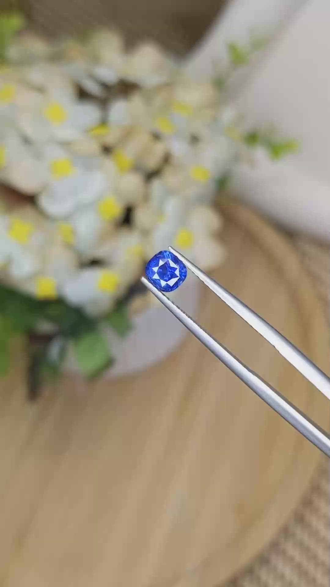 0.75 Ct. Blue Sapphire from Ceylon (Sri Lanka) Size Video