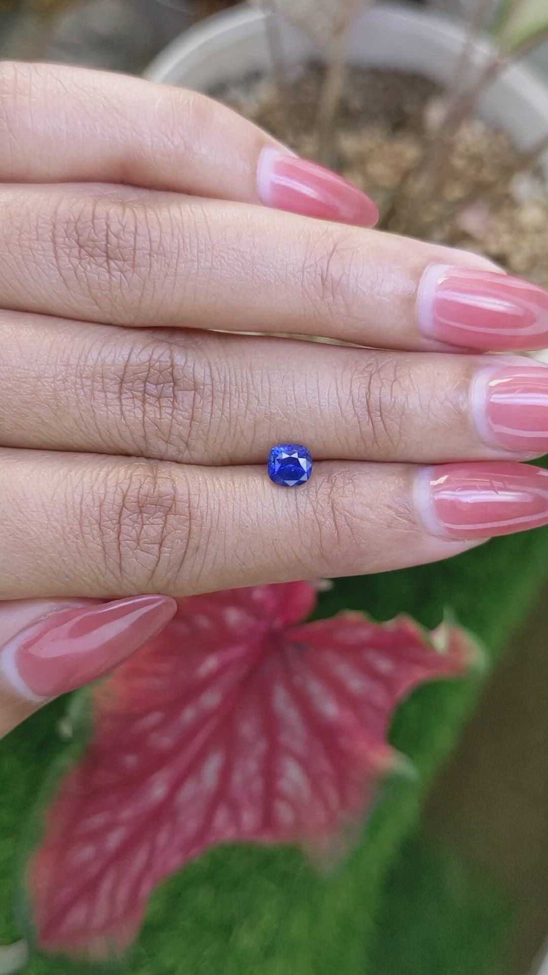 0.75 Ct. Blue Sapphire from Ceylon (Sri Lanka) Size Video