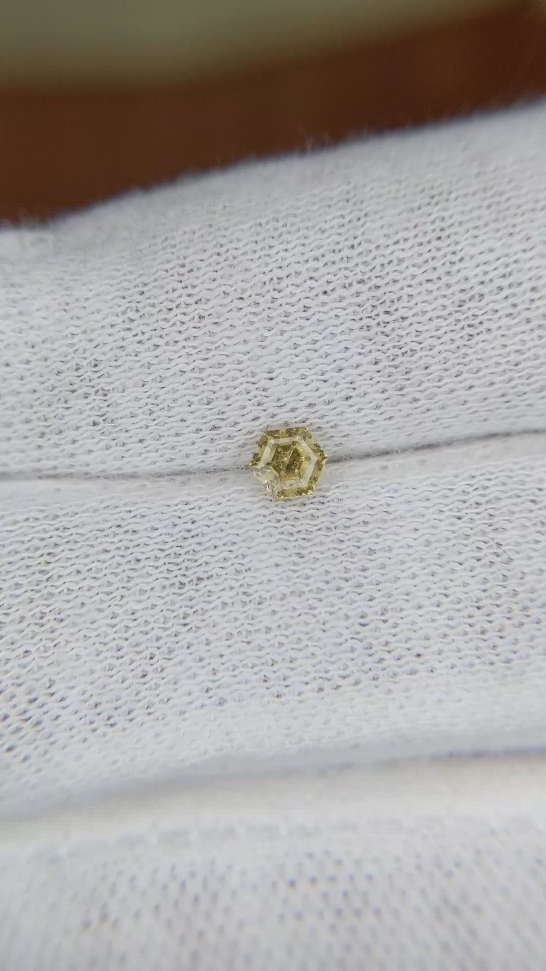 0.29 Ct. Yellow Sapphire from Ceylon (Sri Lanka) Size Video