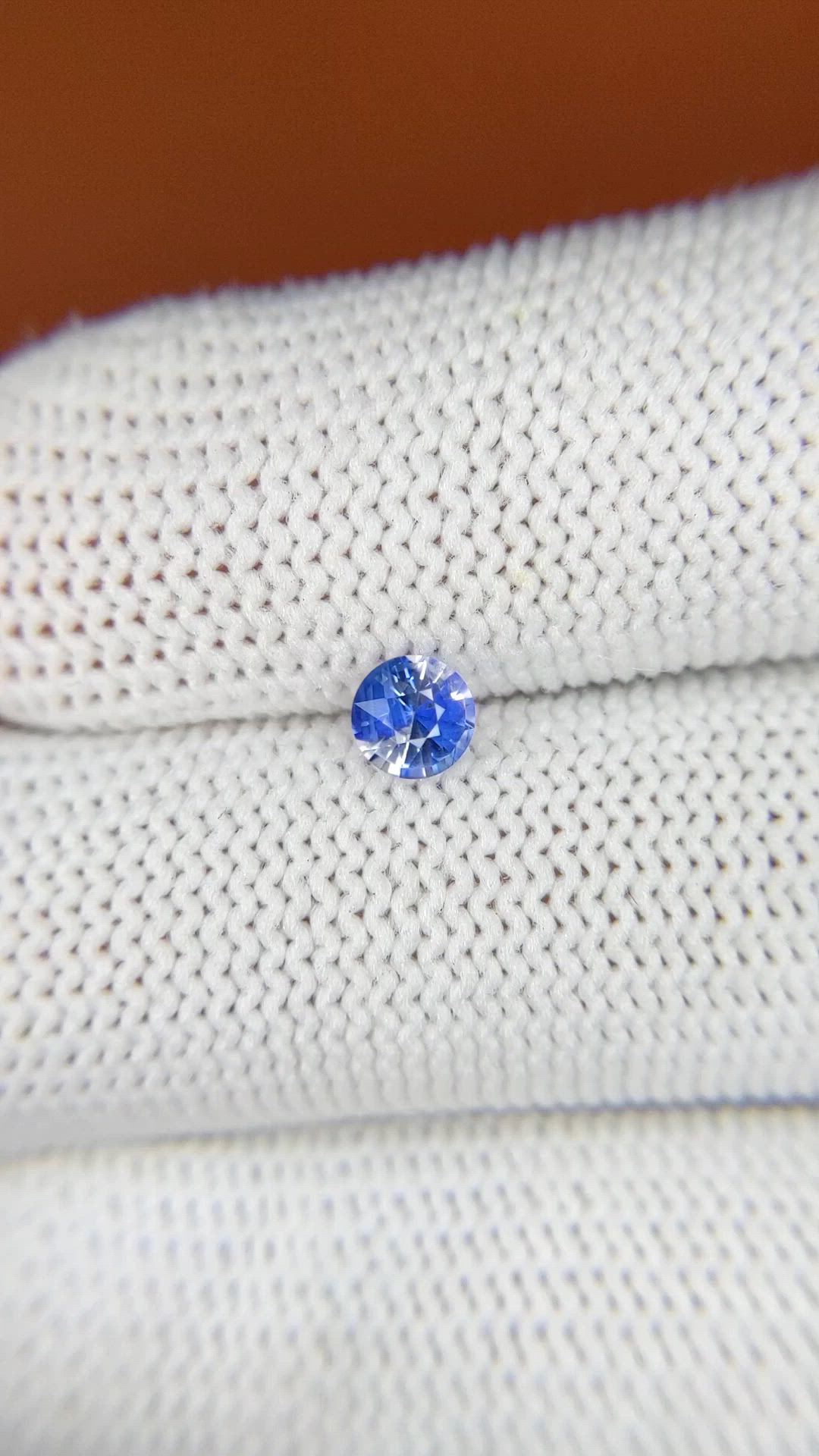 0.49 Ct. Bi Color / Parti Sapphire from Ceylon (Sri Lanka) Size Video